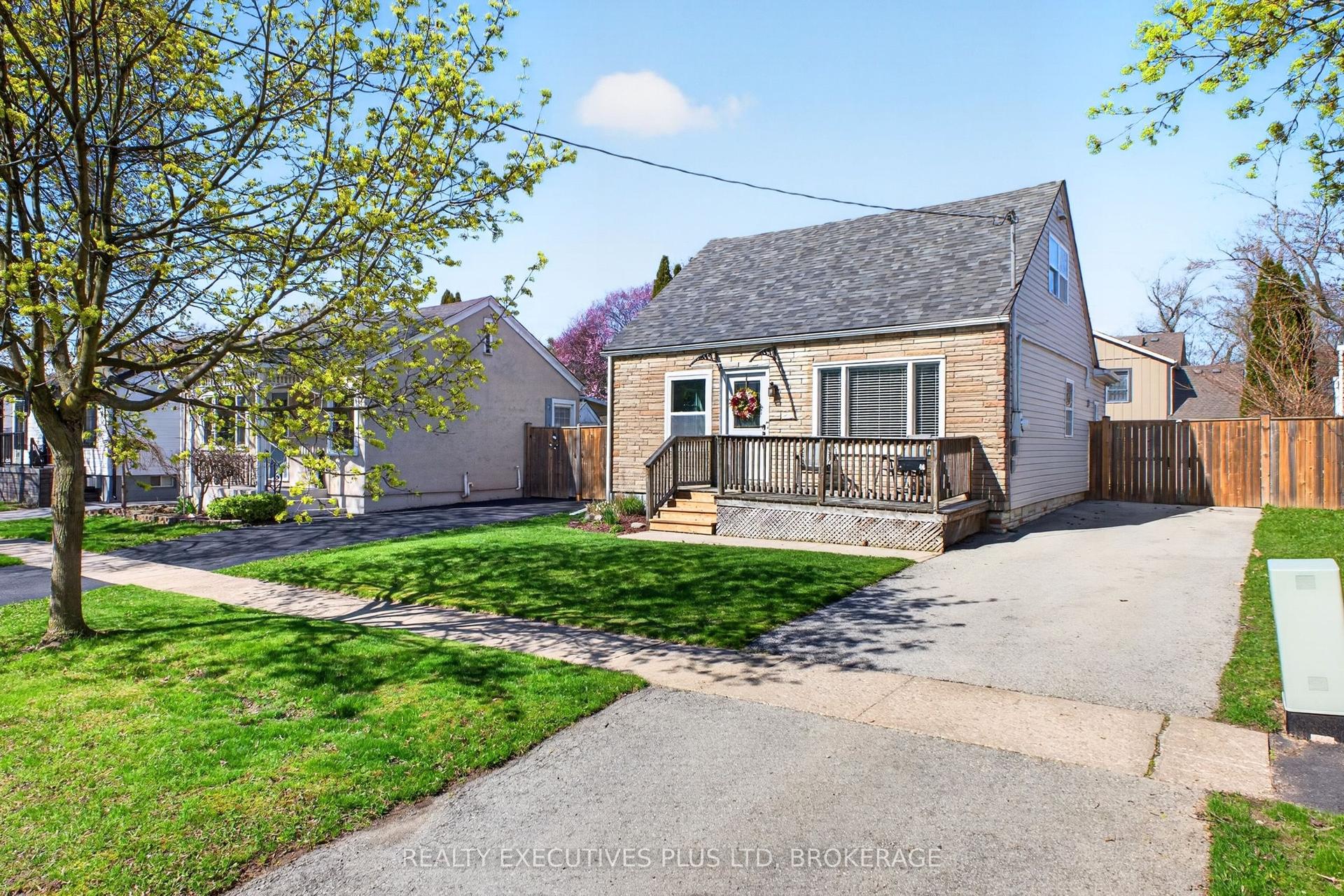 46 Doncaster Boulevard — photo 1