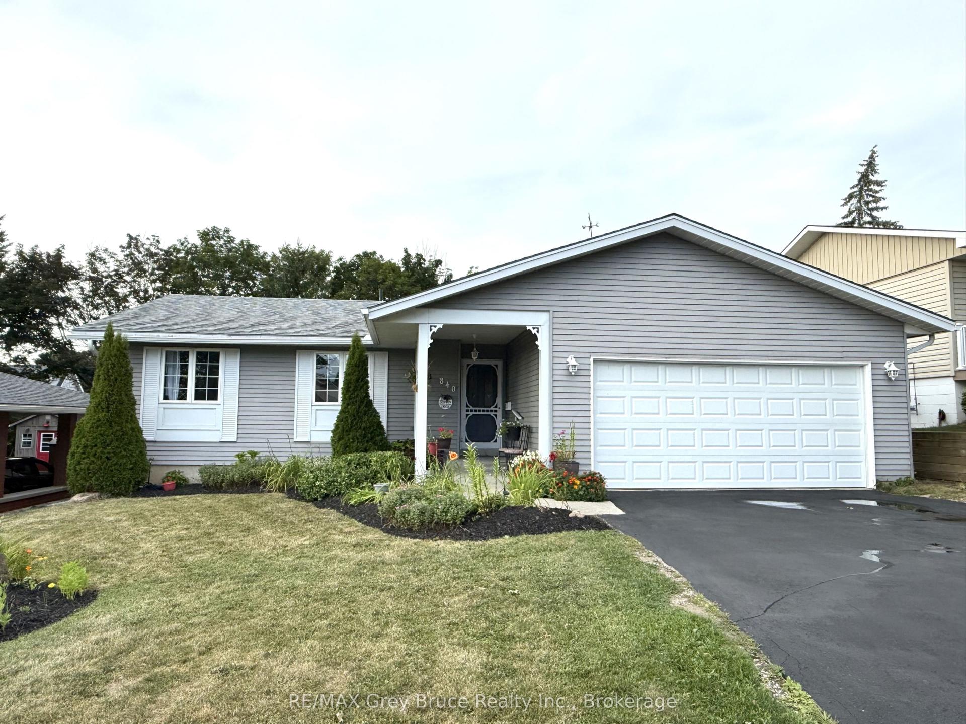 840 4th Street E, Owen Sound — Detached for sale, photo 1