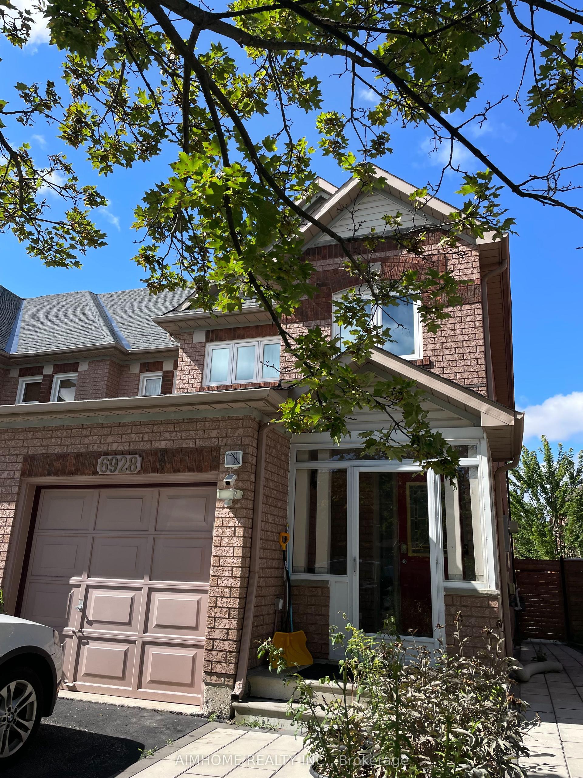 6928 Glory Court, Mississauga — Townhouse for lease, photo 1