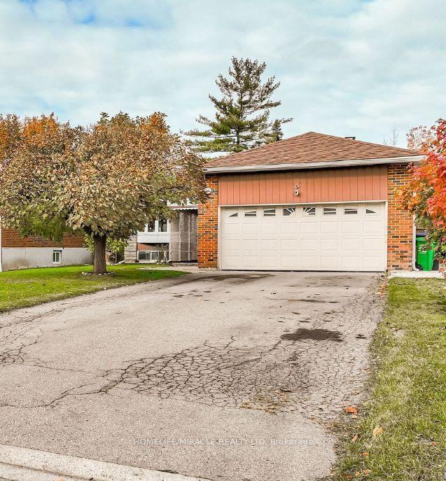 61 Deerfield Crescent — photo 1