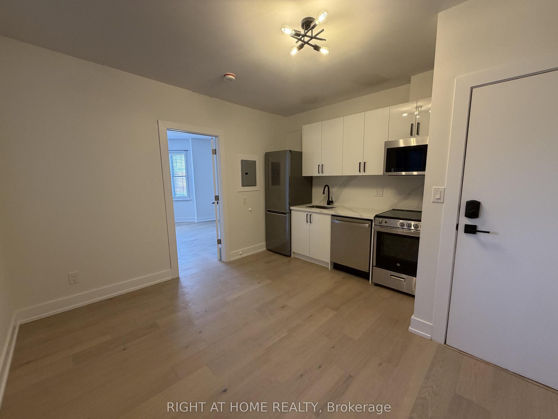 2245 Dundas Street W 201 #201 — photo 1