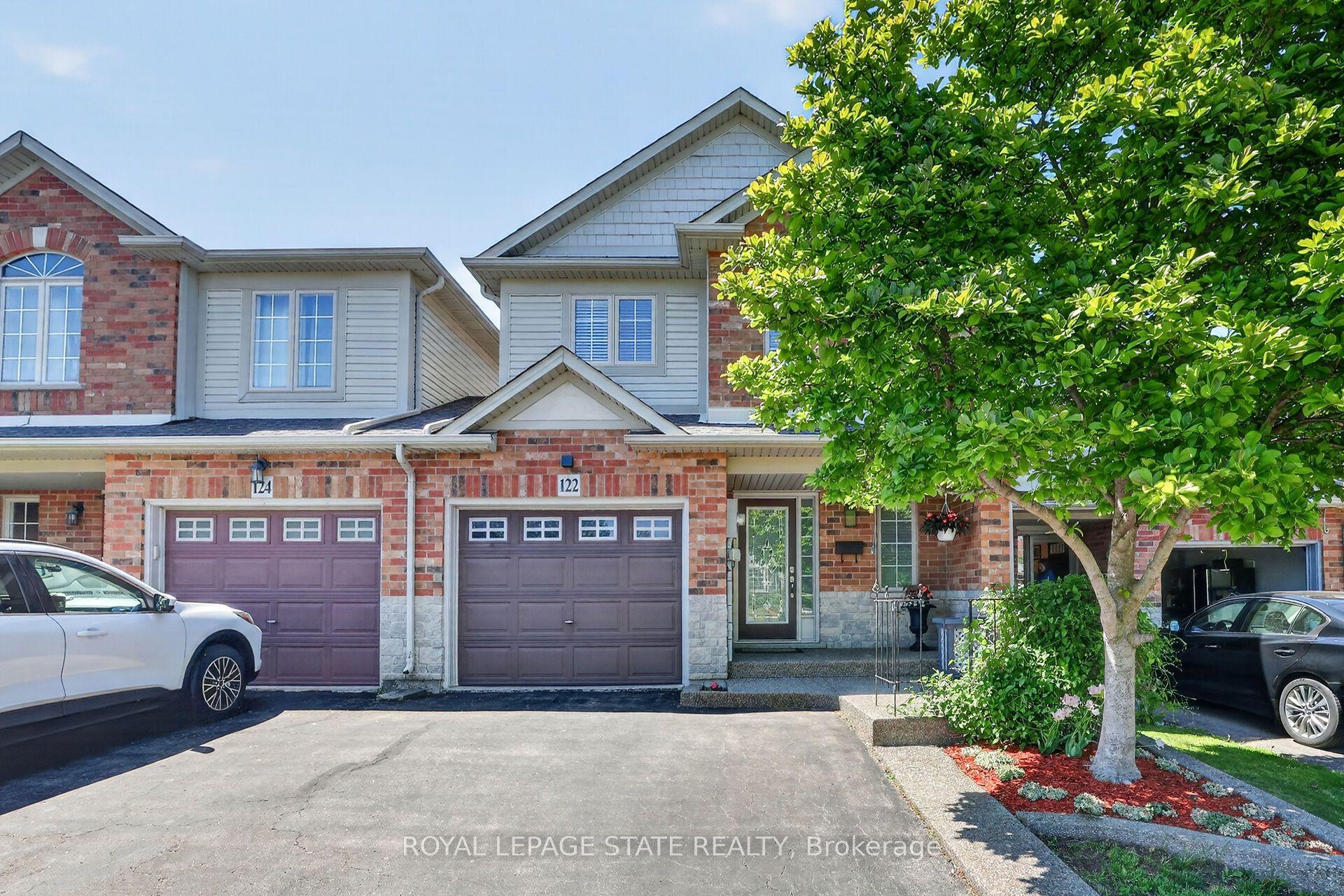 122 Magnolia Crescent — photo 1
