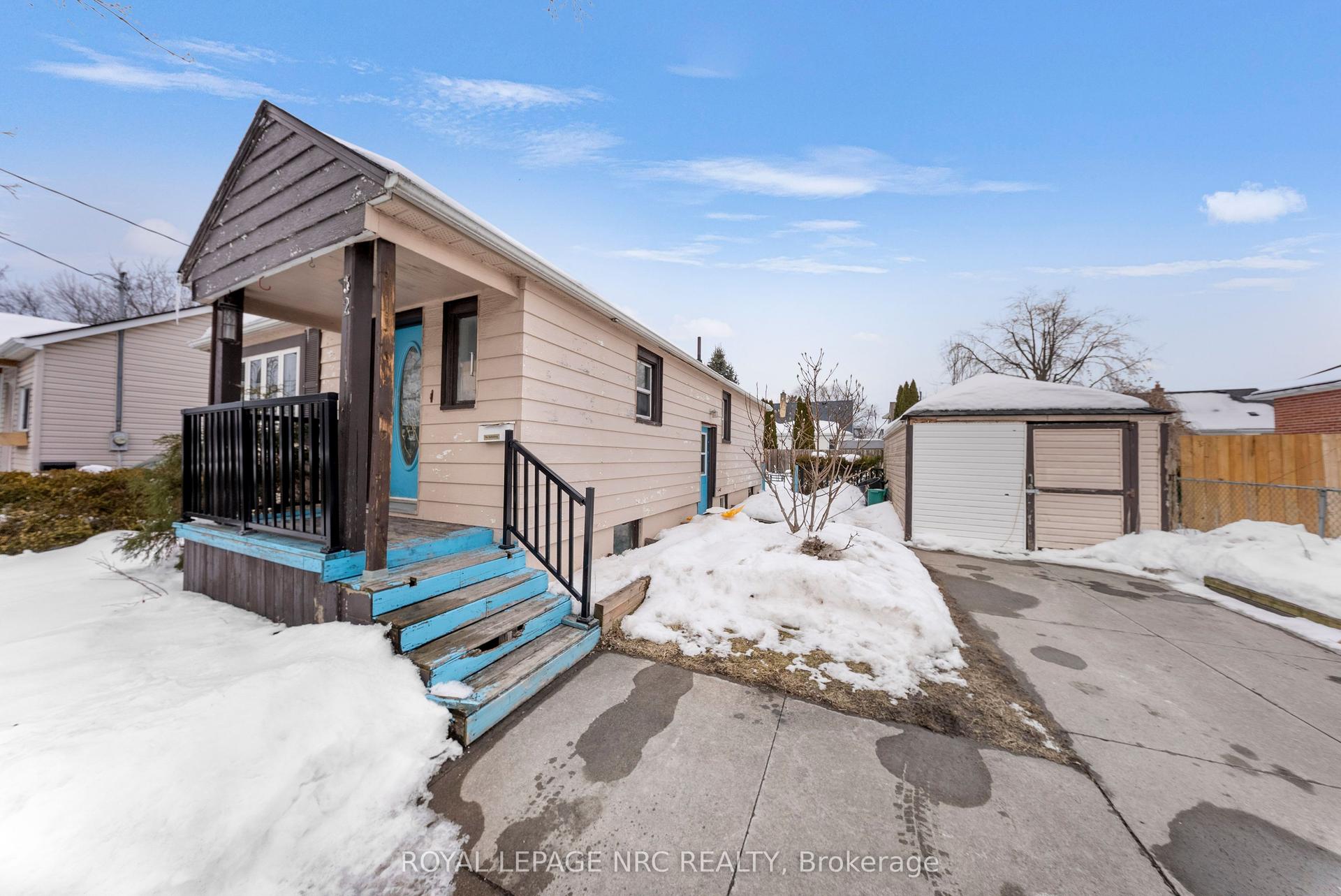 32 Ambrose Street — photo 1