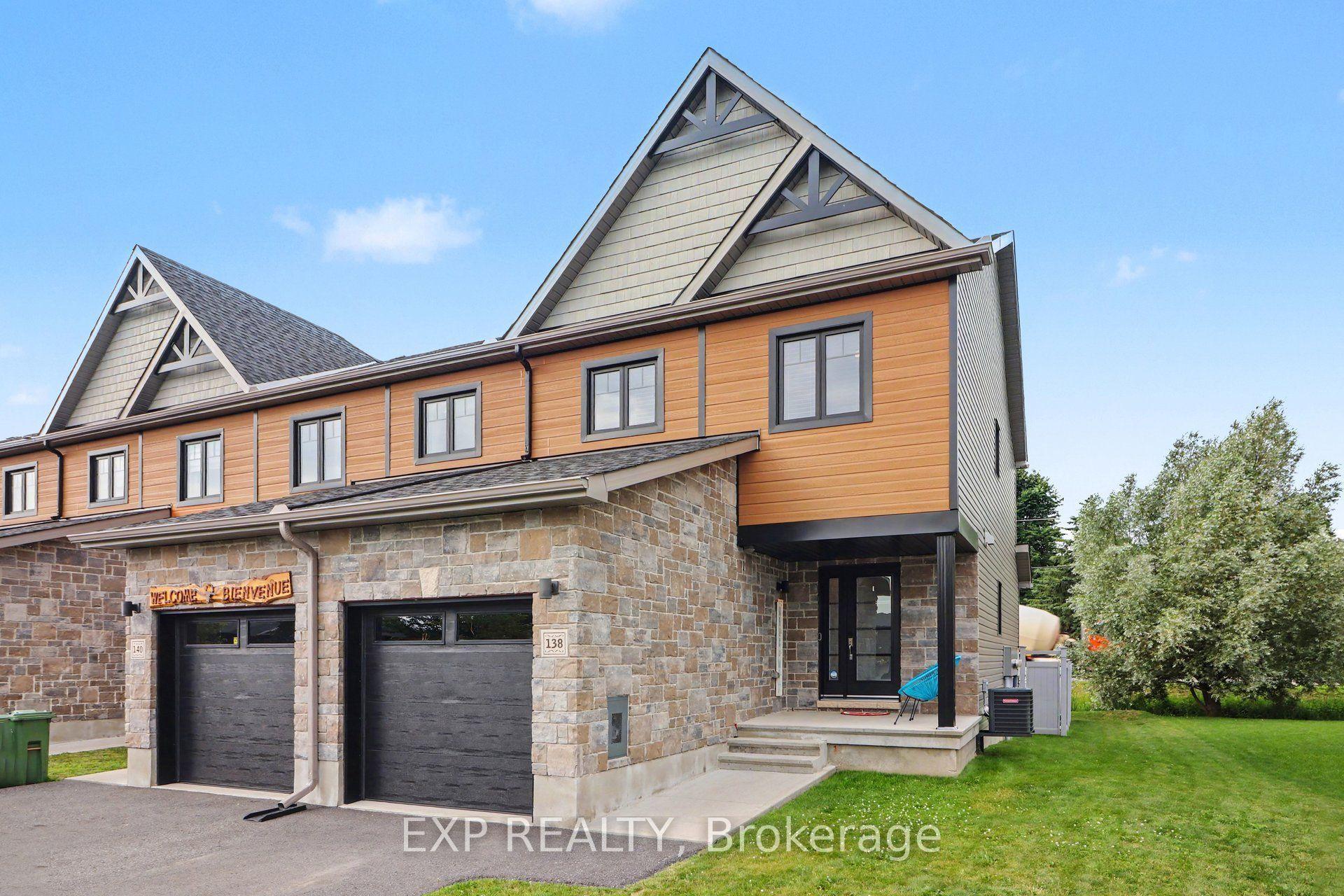 138 Saint Malo Place, Russell — Townhouse for sale, photo 1