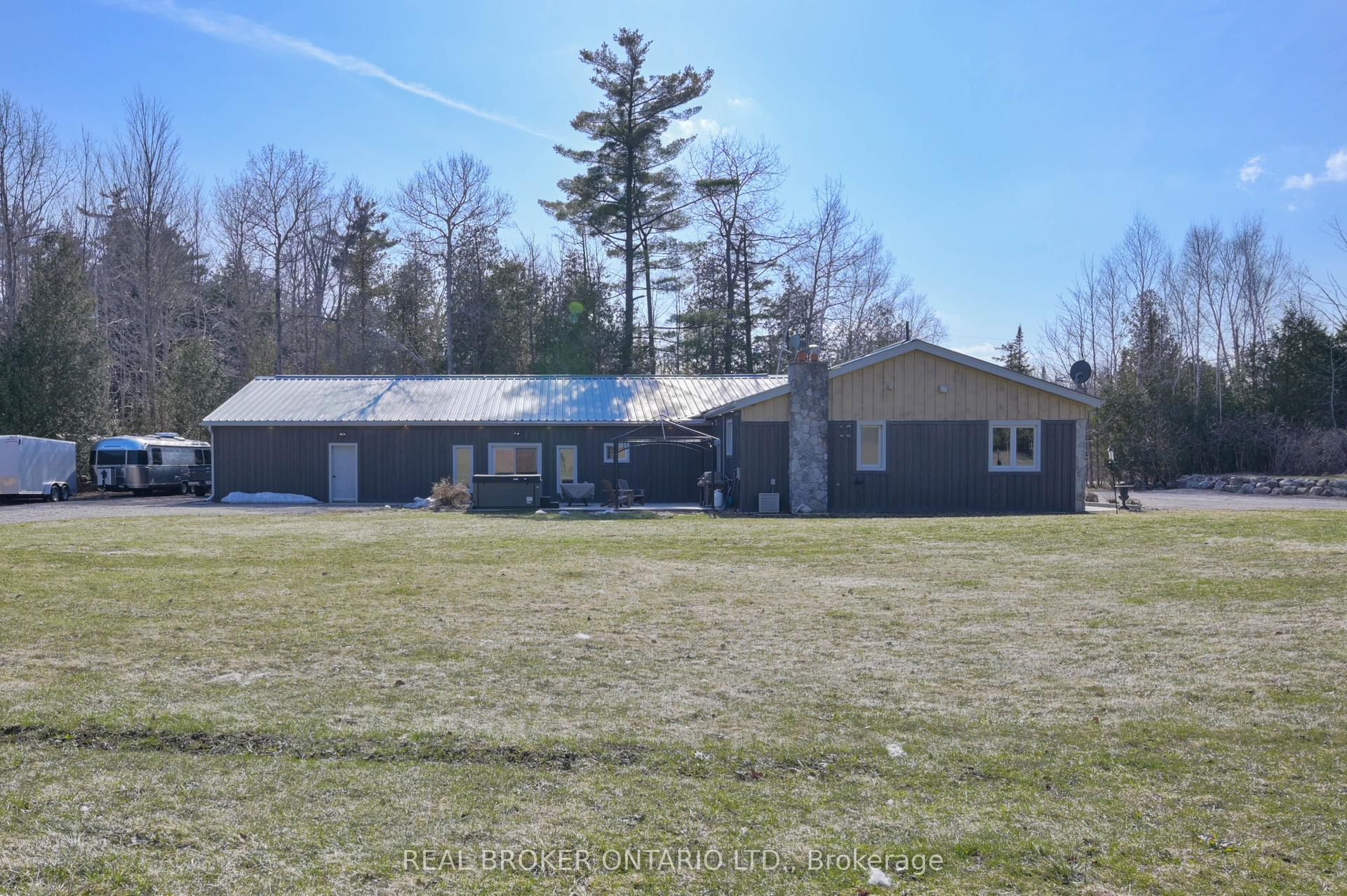 4589 WATSON Road N — photo 1