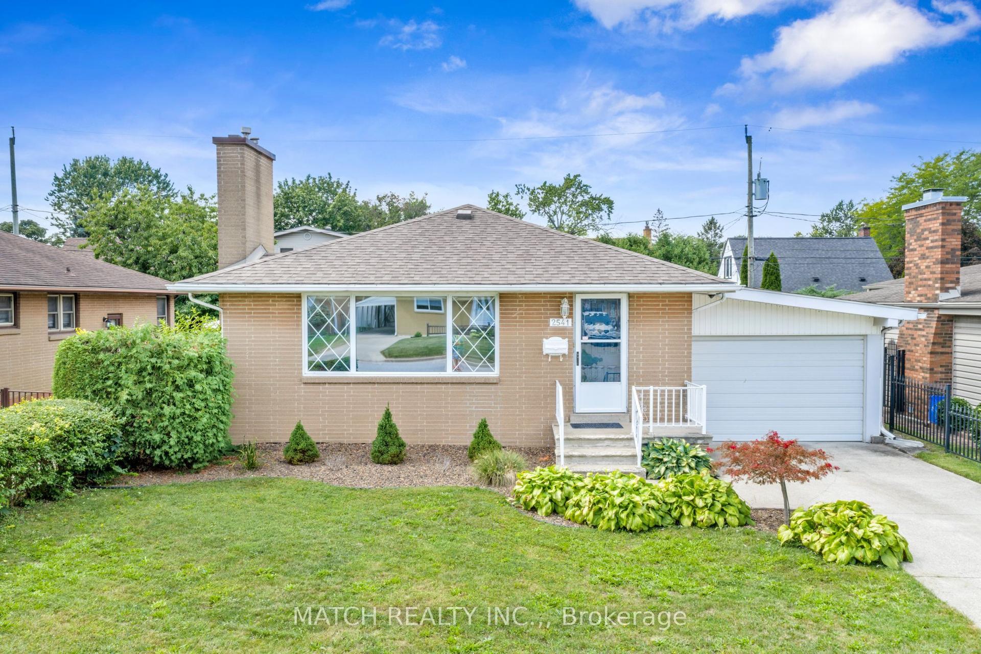 2541 Gail Road, Windsor — Detached for sale, photo 1