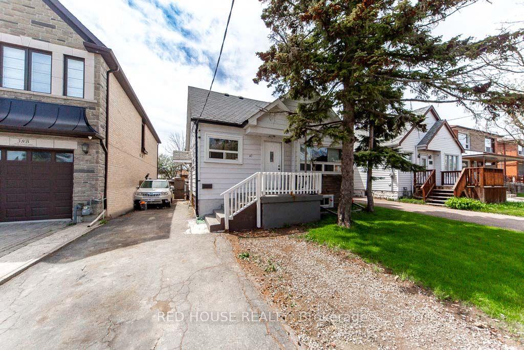 40 North Woodrow Boulevard — photo 1