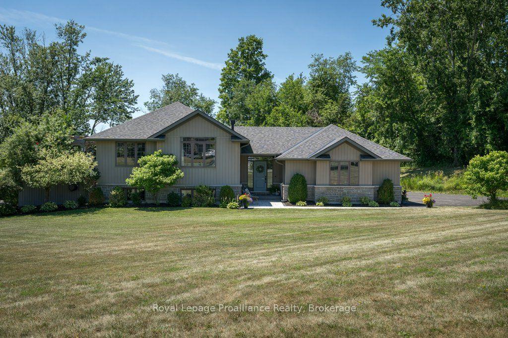 47 Windwhisper Drive, Belleville — Detached for sale, photo 1