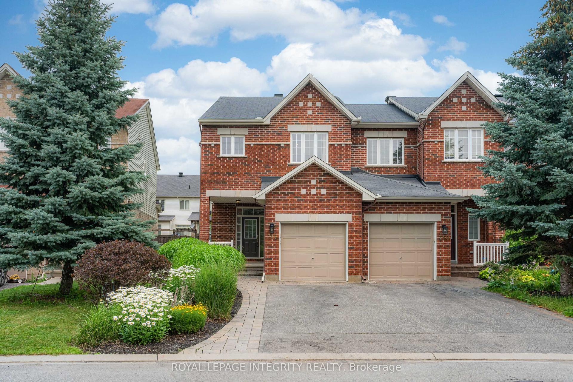 748 Bowercrest Crescent, Blossom Park - Airport and Area — Townhouse for sale, photo 1