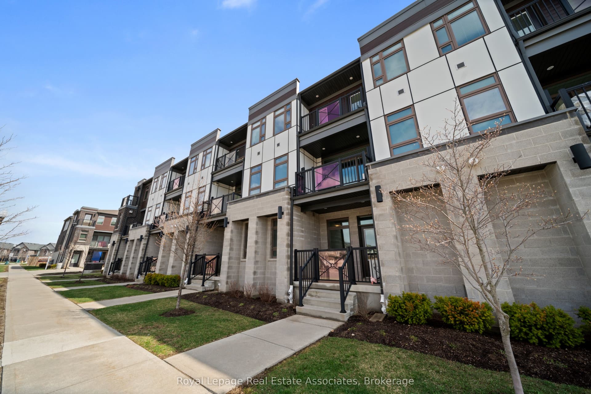 155 Thomas Slee Drive 2G #2G — photo 1