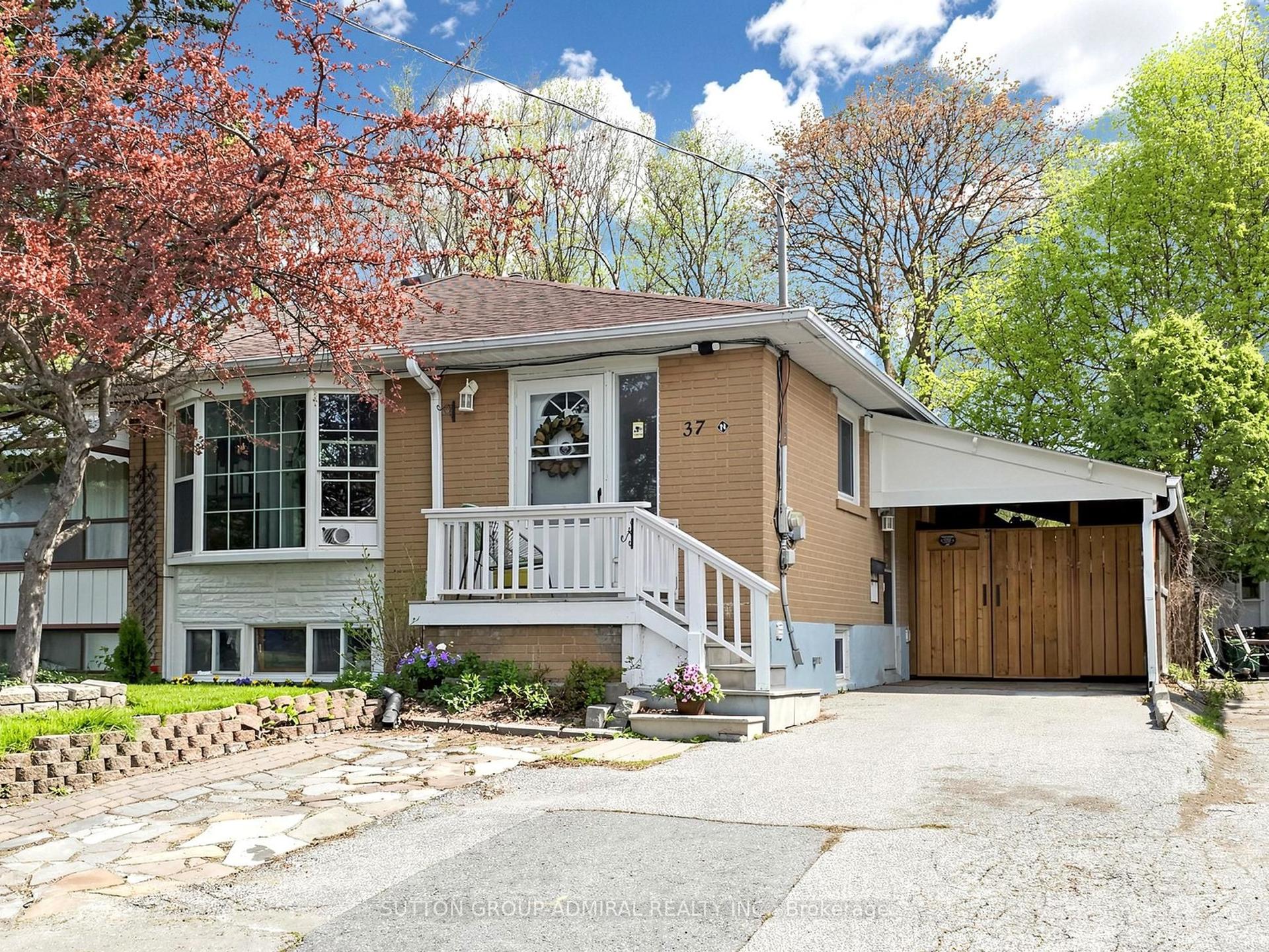 37 Newbury Drive — photo 1