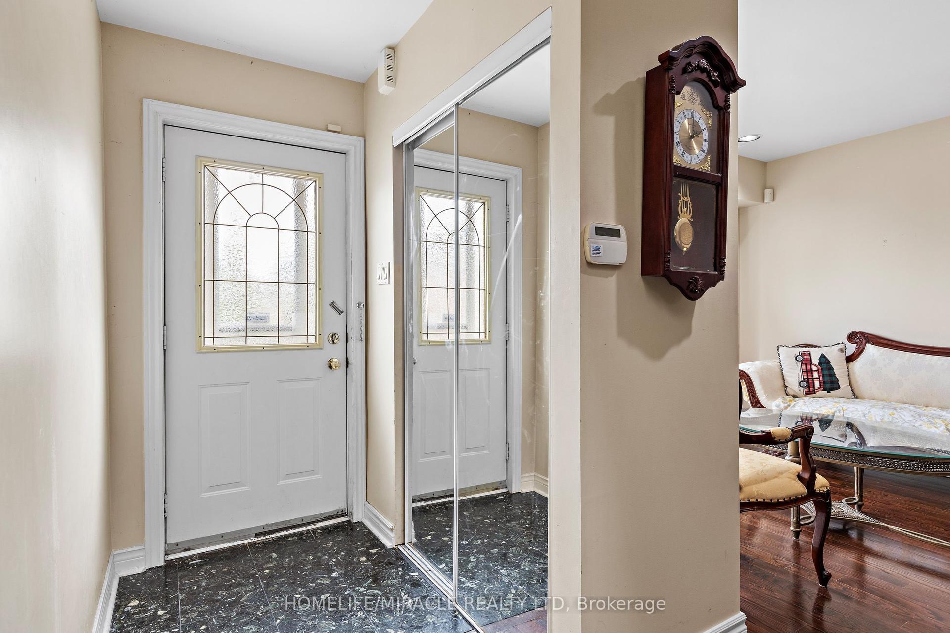 33 Torrens Avenue, Toronto — Detached for sale, photo 1