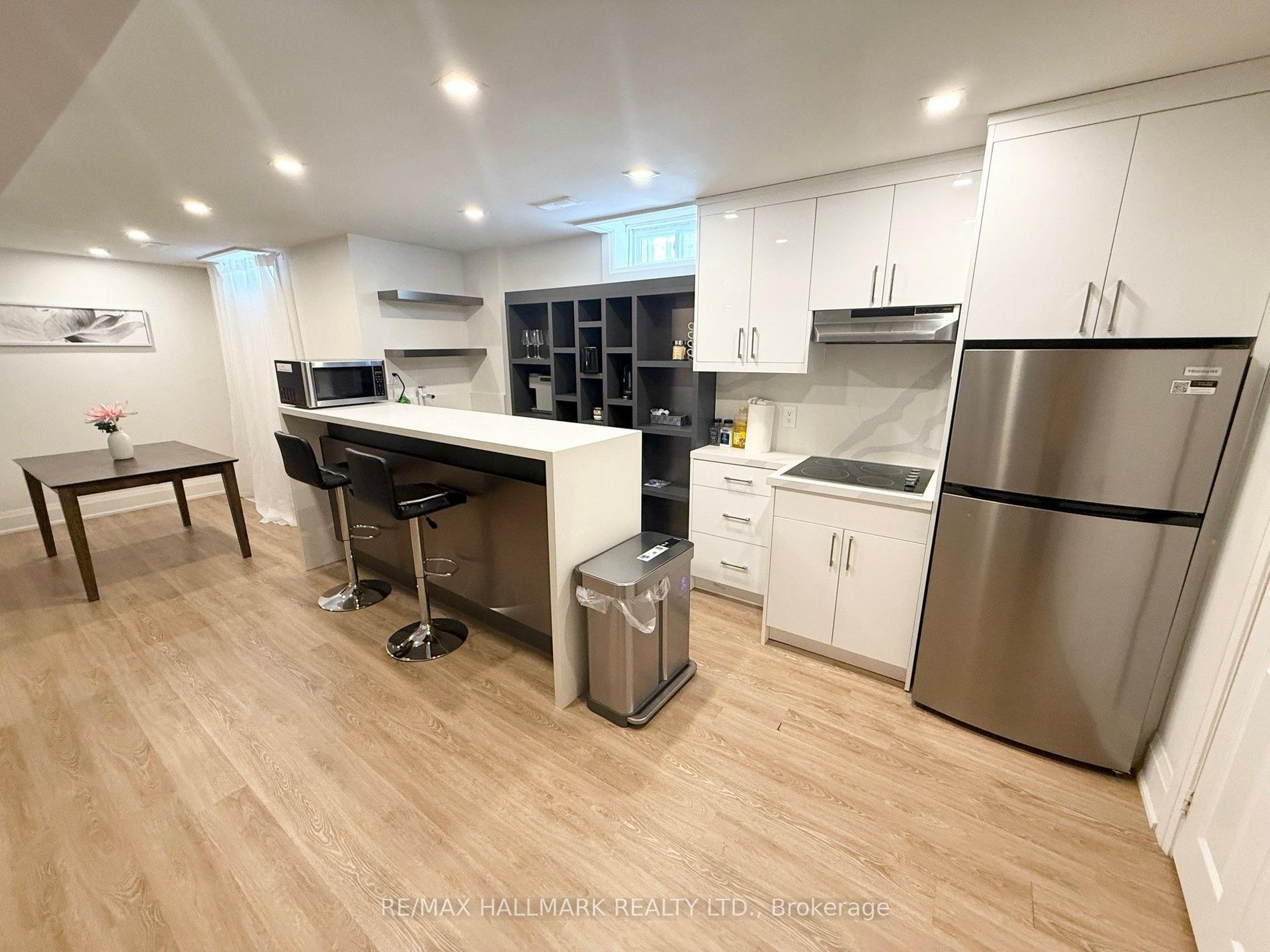 7 Charing Crescent Basement #Basement, Aurora — Detached for lease, photo 1
