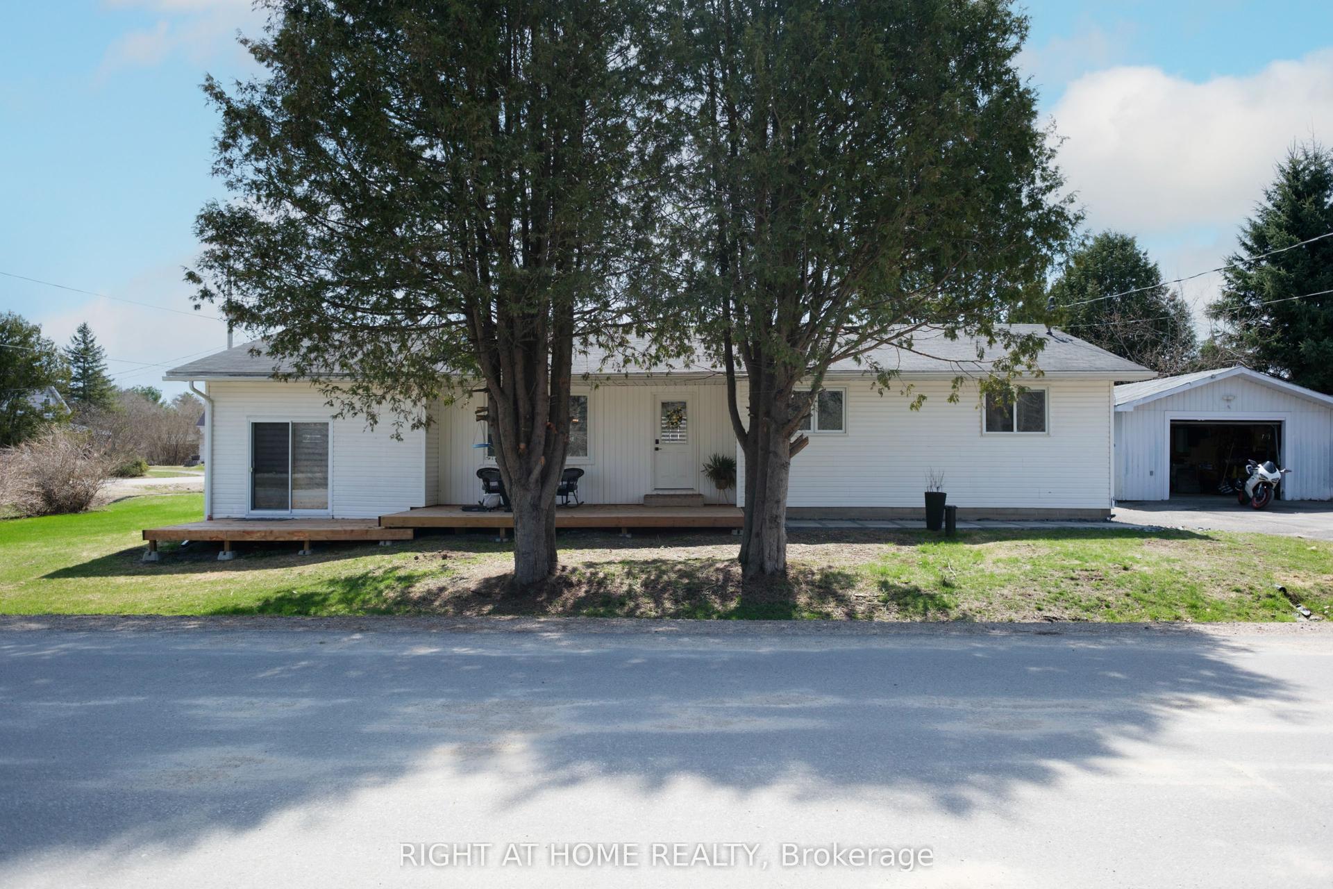 14 Fisher Street — photo 1