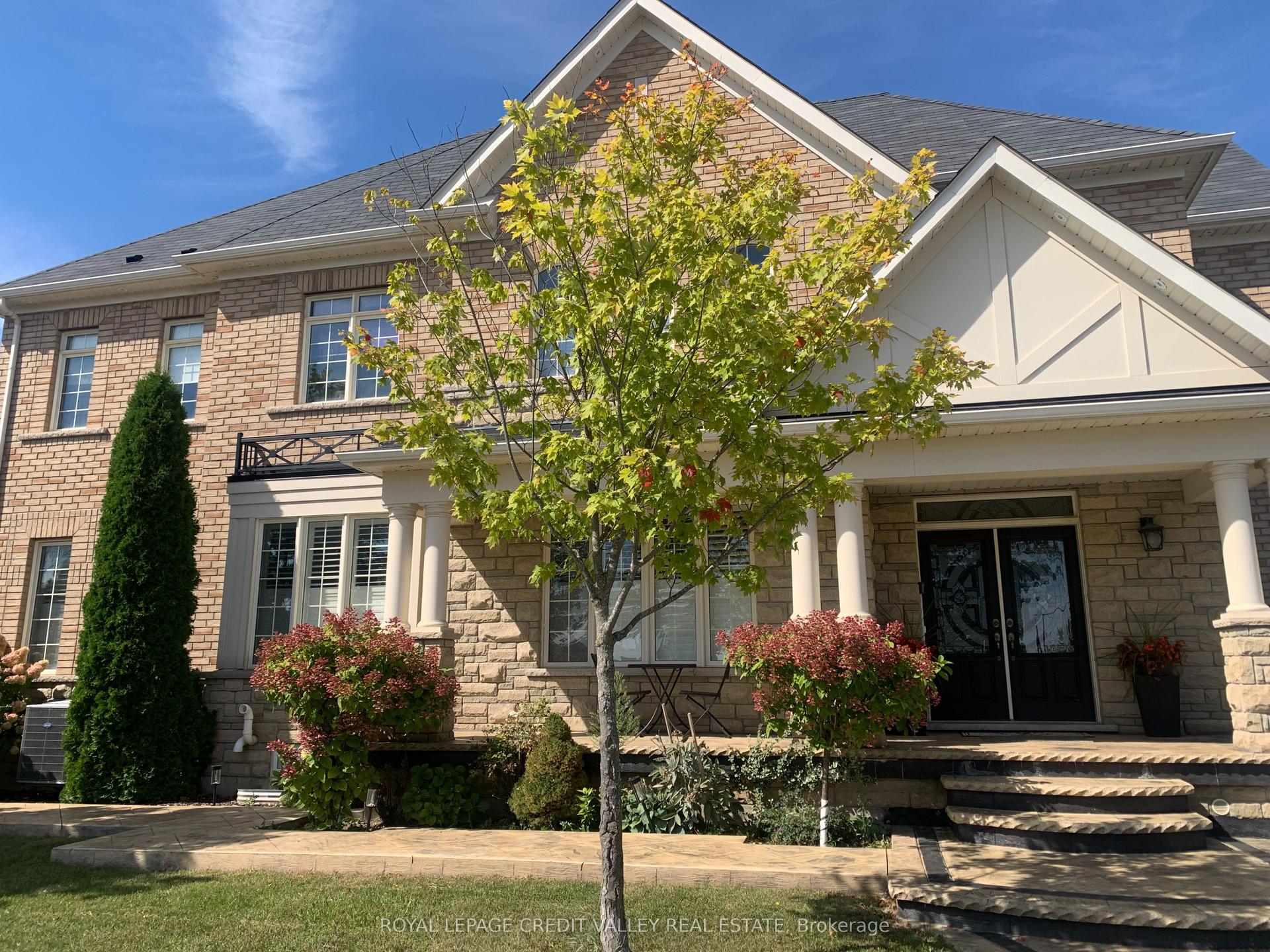 4 Bonnie Braes Drive, Brampton — Detached for lease, photo 1