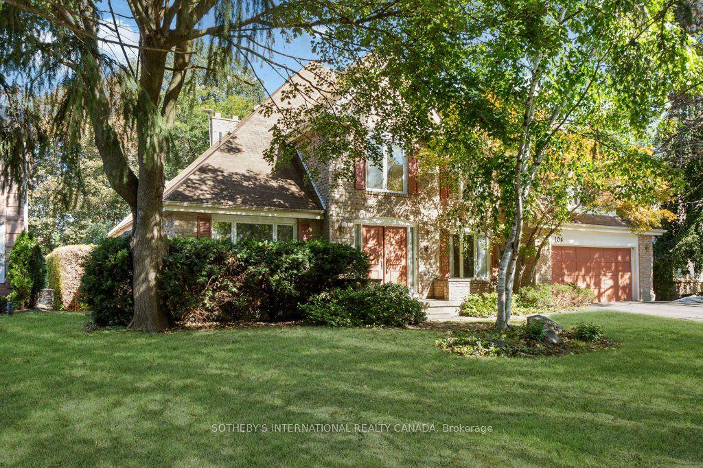 104 Cambridge Crescent, Richmond Hill — Detached for sale, photo 1
