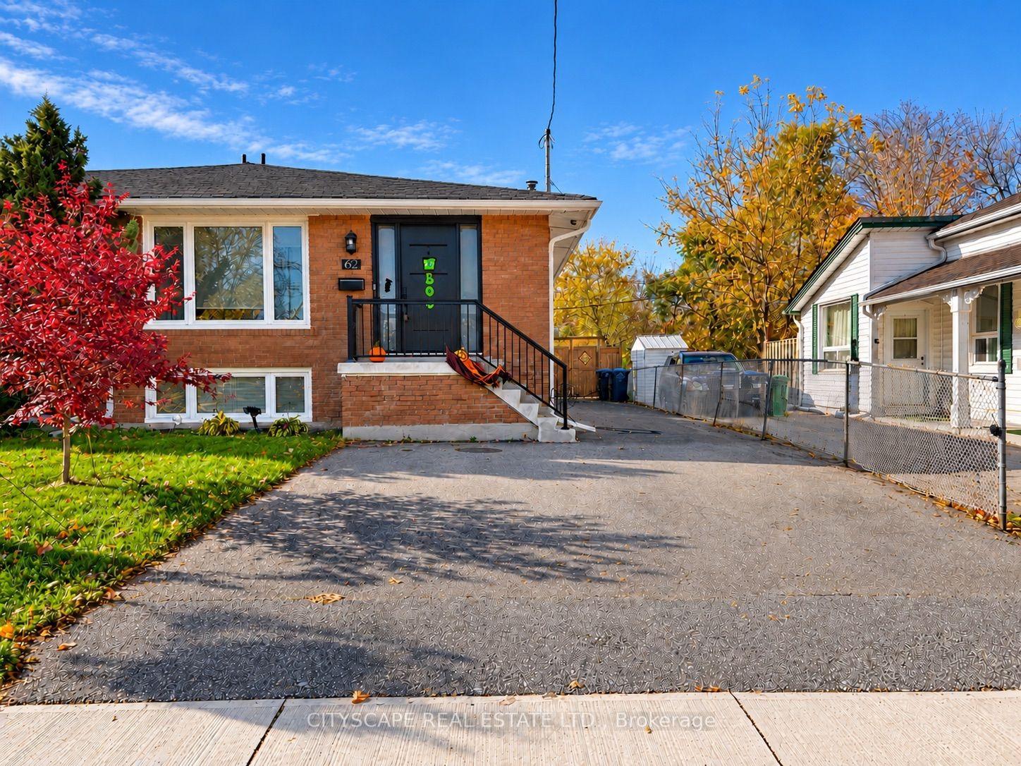 62 William Street, Mississauga — Semi-Detached for sale, photo 1
