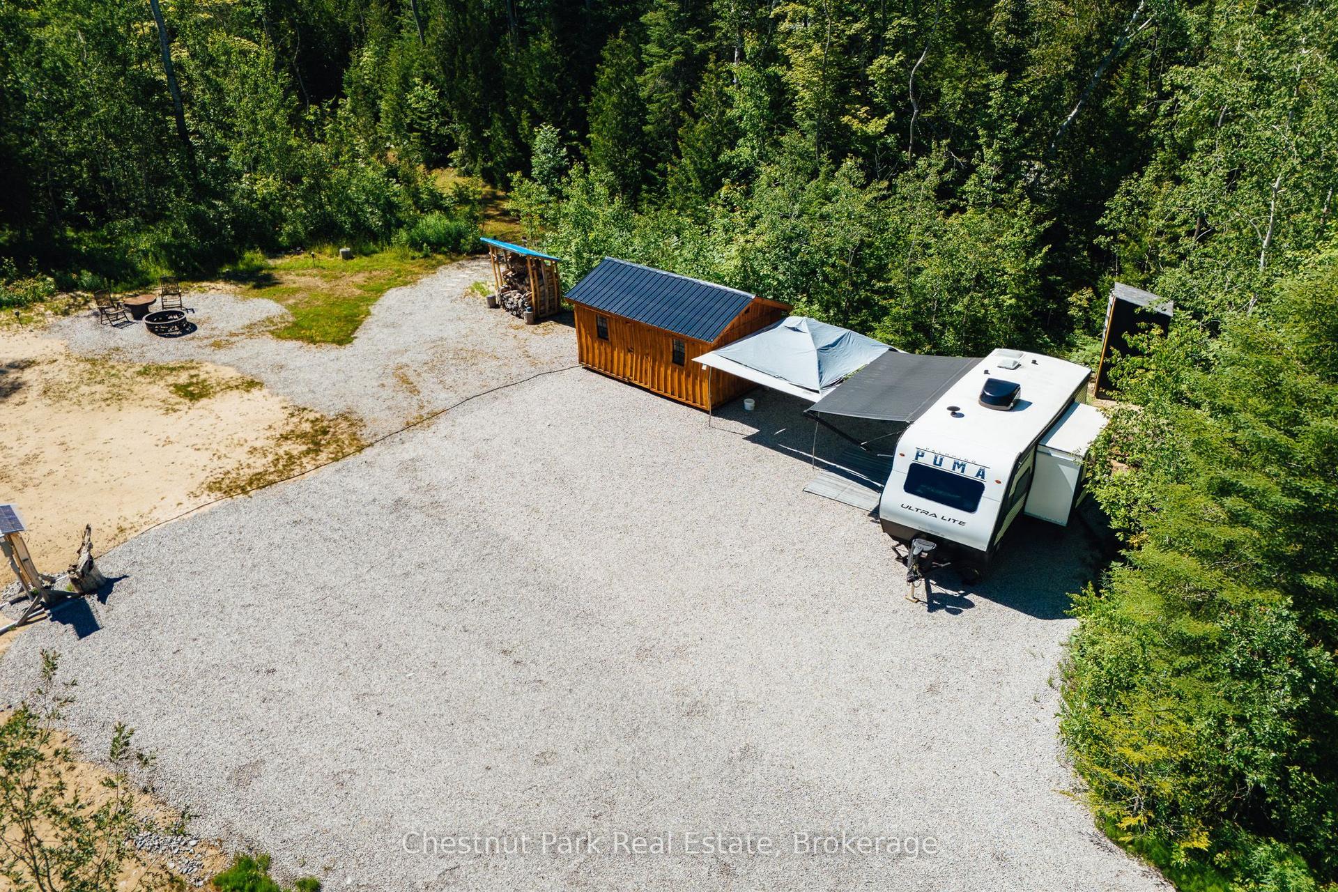 28 Hemlock Road — photo 1