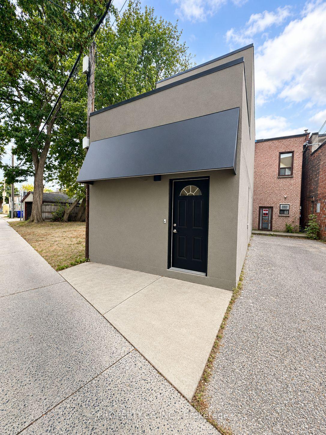 3100 Dundas Street W 2 #2, Toronto — Multiplex for lease, photo 1