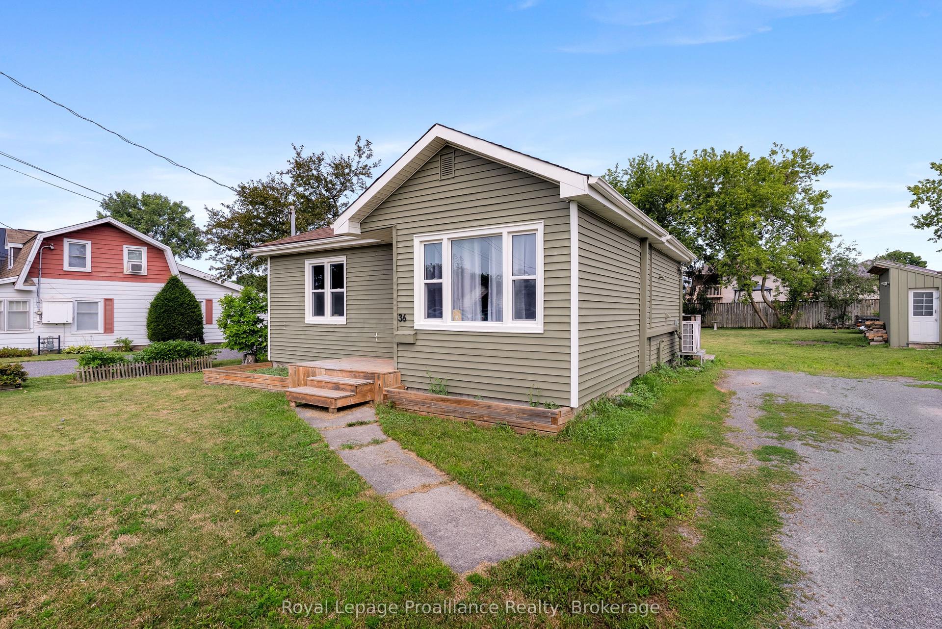 36 Byron Street, Belleville — Detached for sale, photo 1