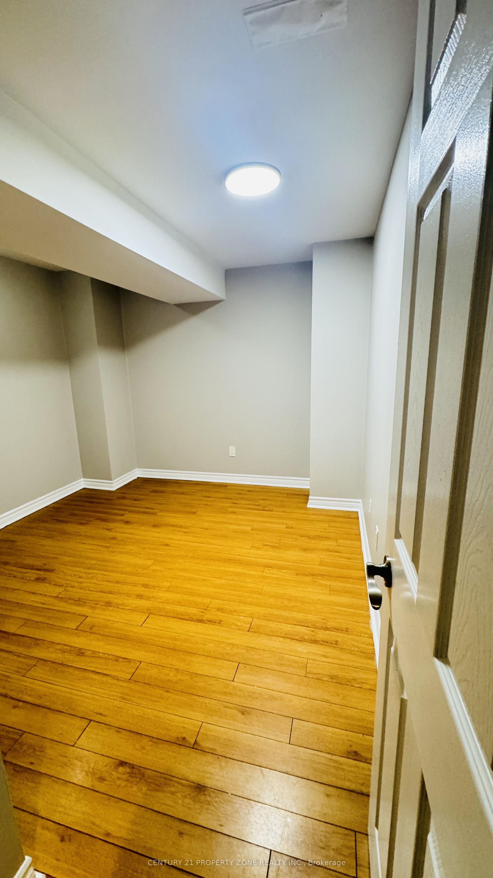 887 Bennett Boulevard, Milton — Detached for lease, photo 1