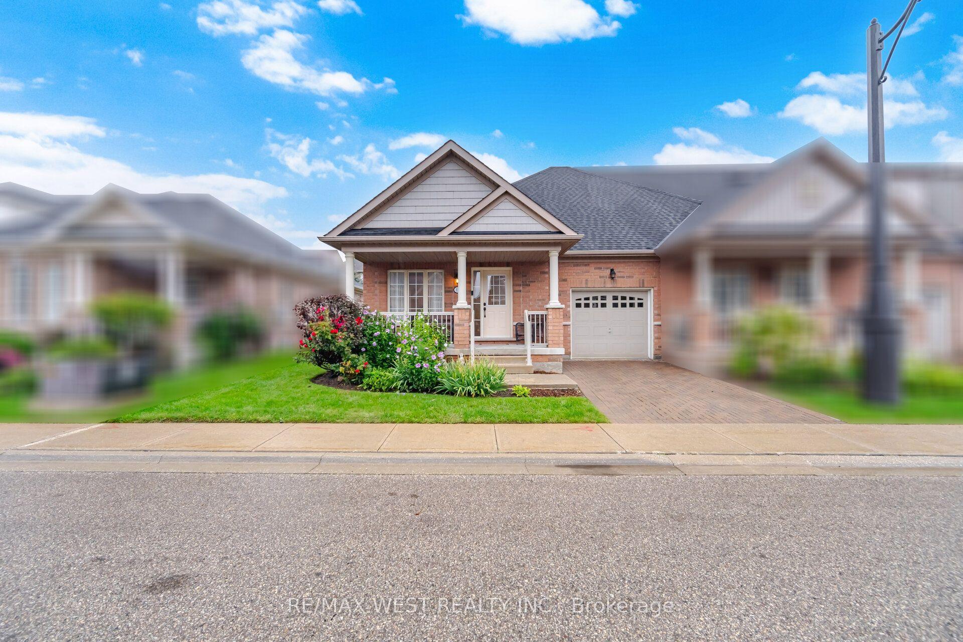 12 Muzzo Drive, Brampton — Condo Town for sale, photo 1