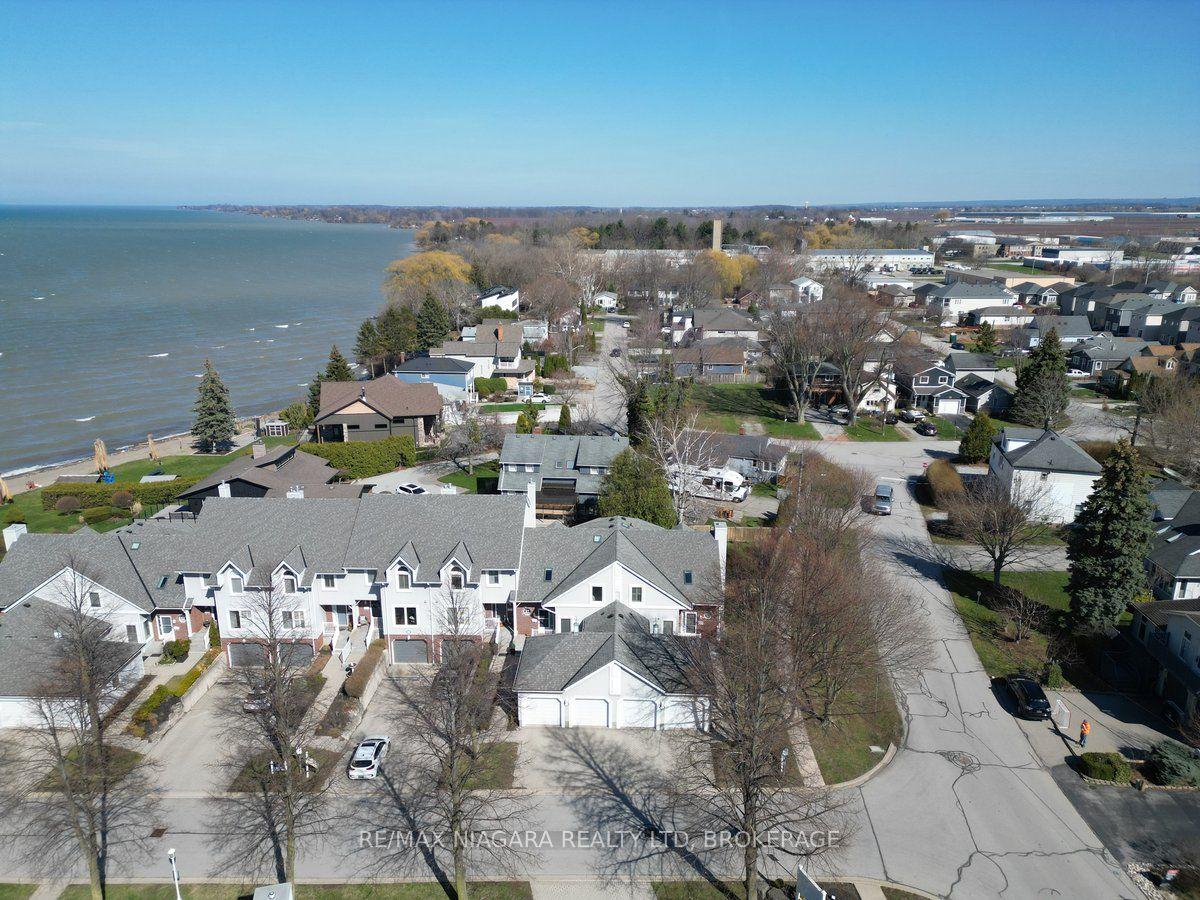 5 Lakeside Drive W 23 #23 — photo 1
