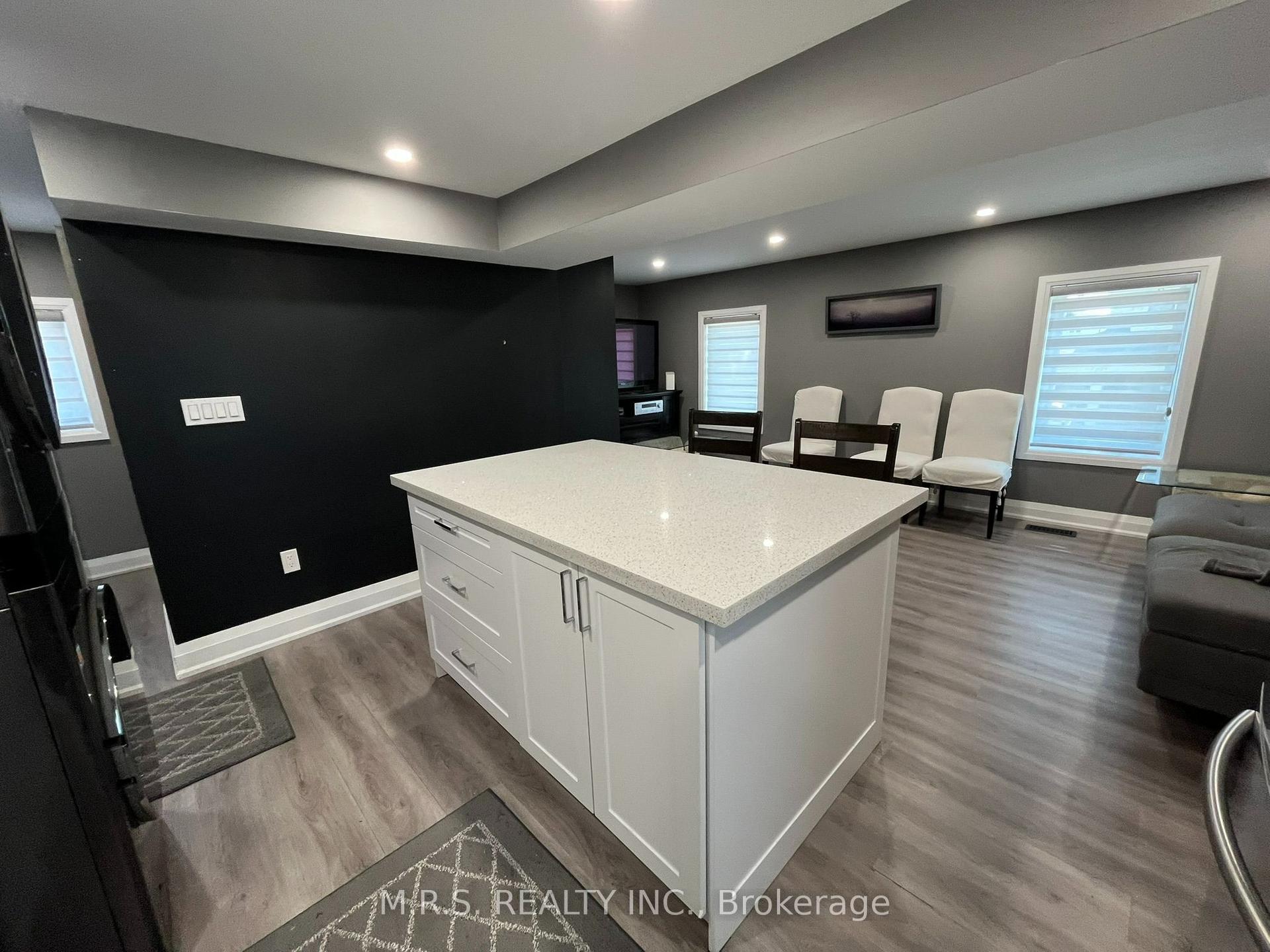 26 Hillcrest Avenue 2 #2, Brampton — Detached for lease, photo 1