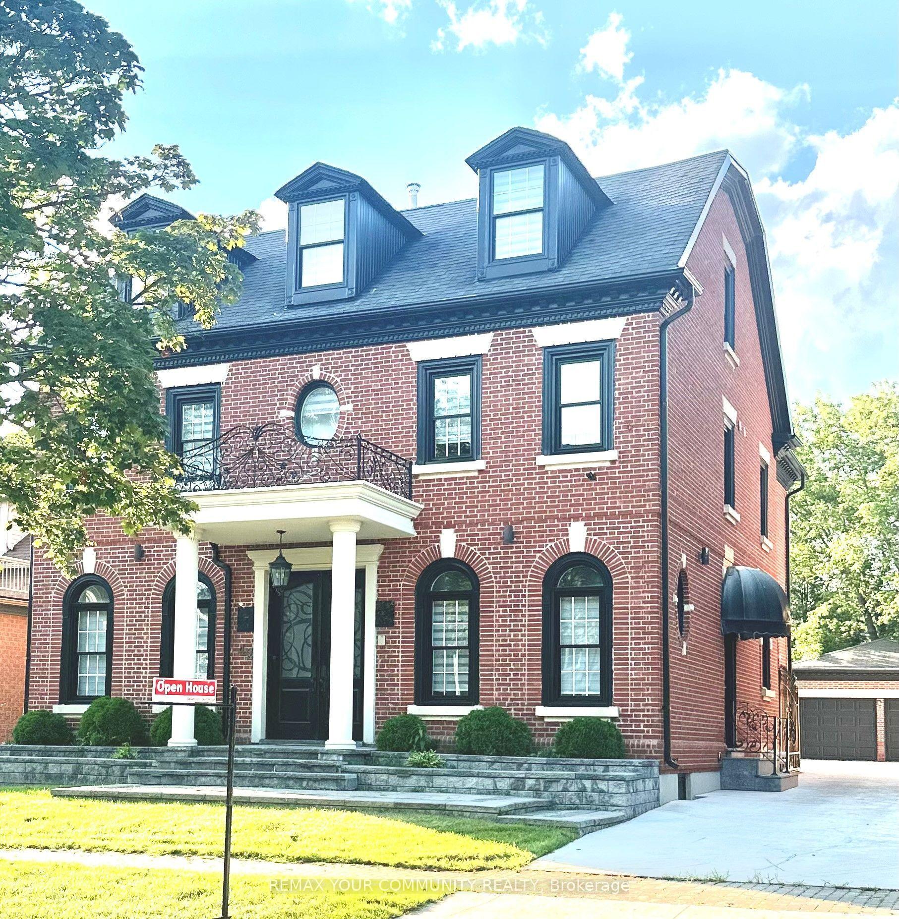 42 Oatlands Crescent, Richmond Hill — Detached for sale, photo 1