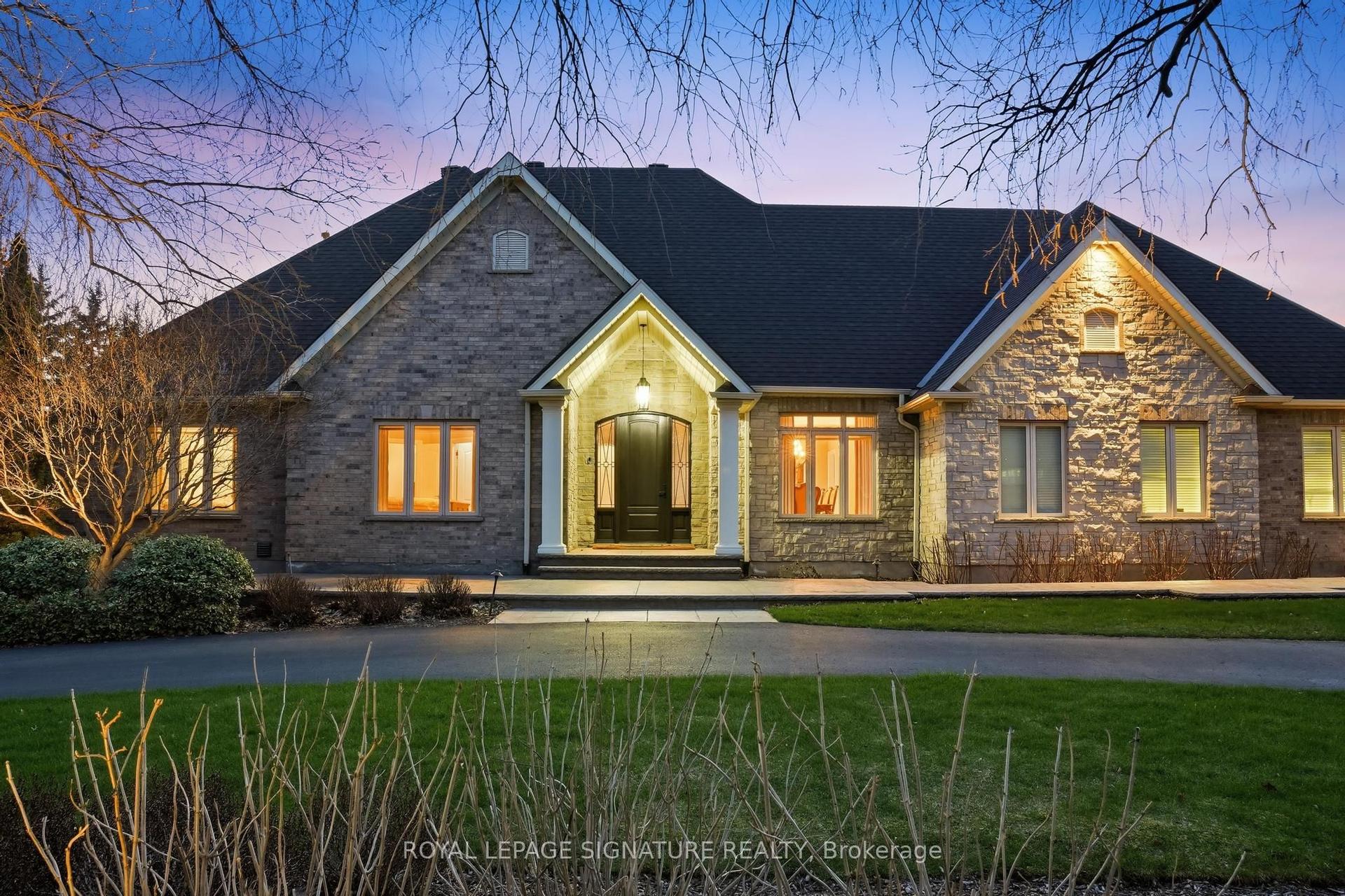 21 Bishop Court — photo 1