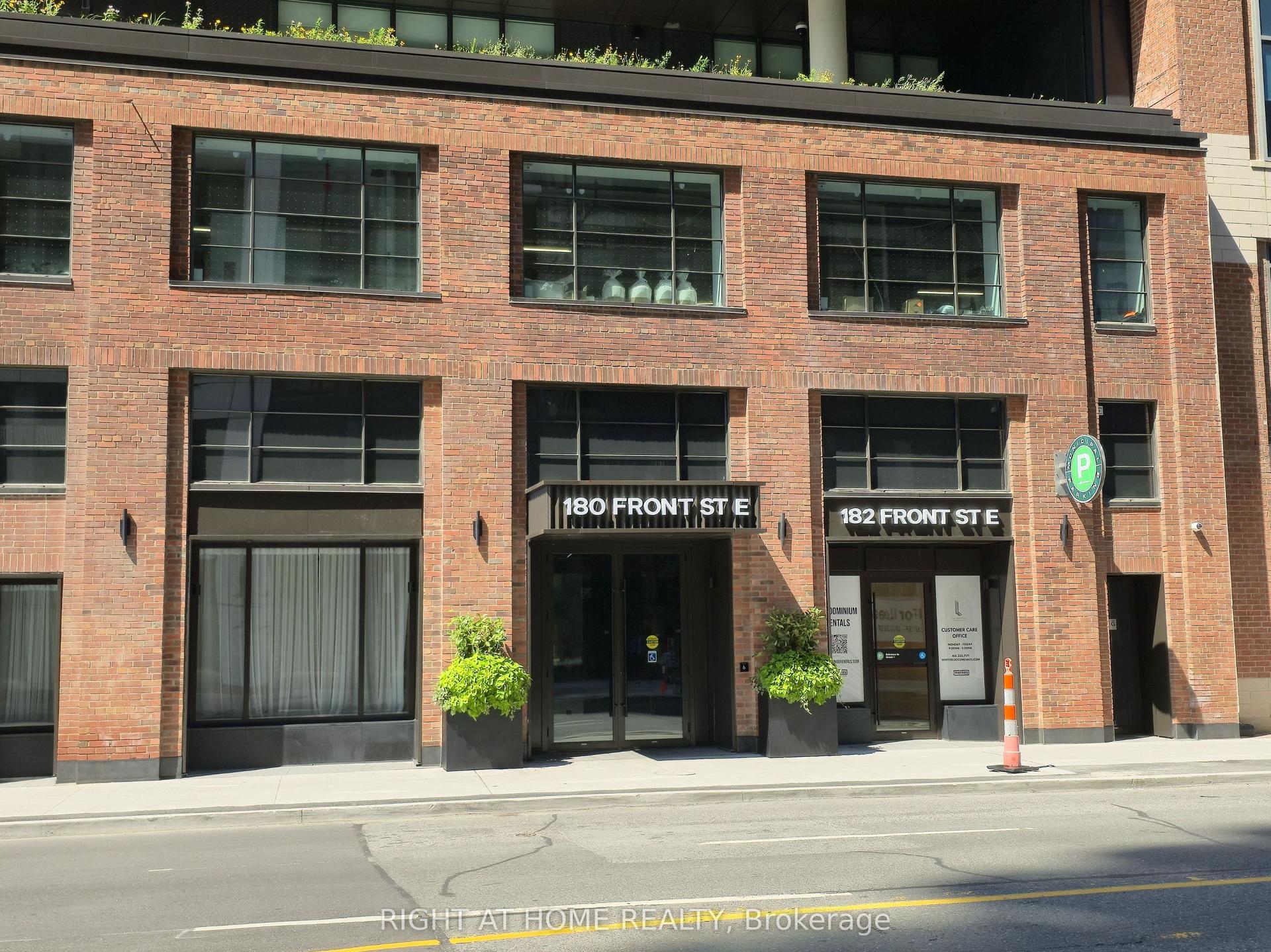 180 Front Street E 4209 #4209, Toronto — Condo for lease, photo 1
