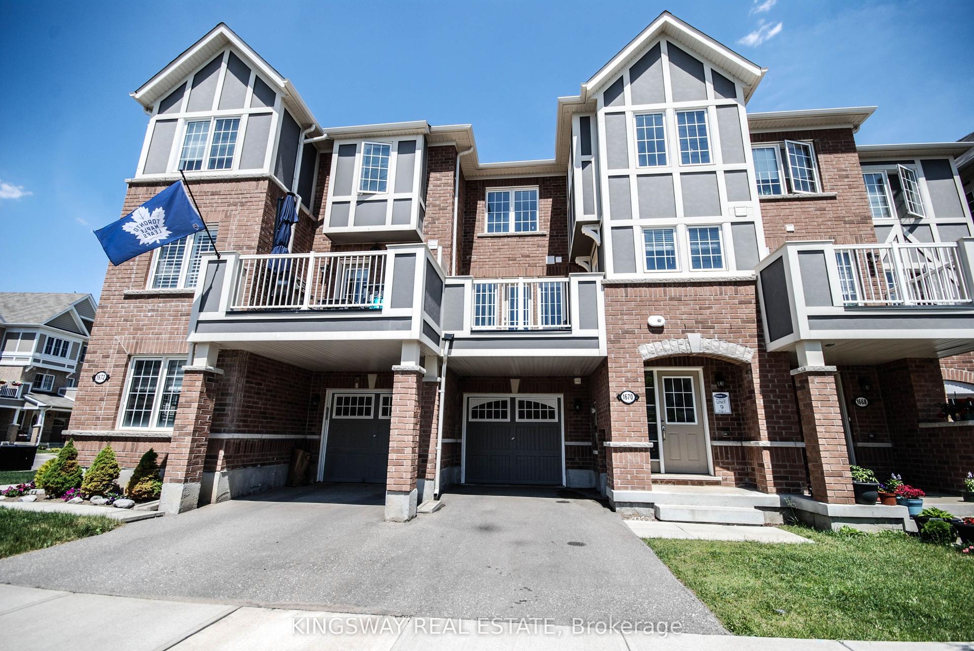 1670 Clitherow Street, Milton — Townhouse for lease, photo 1