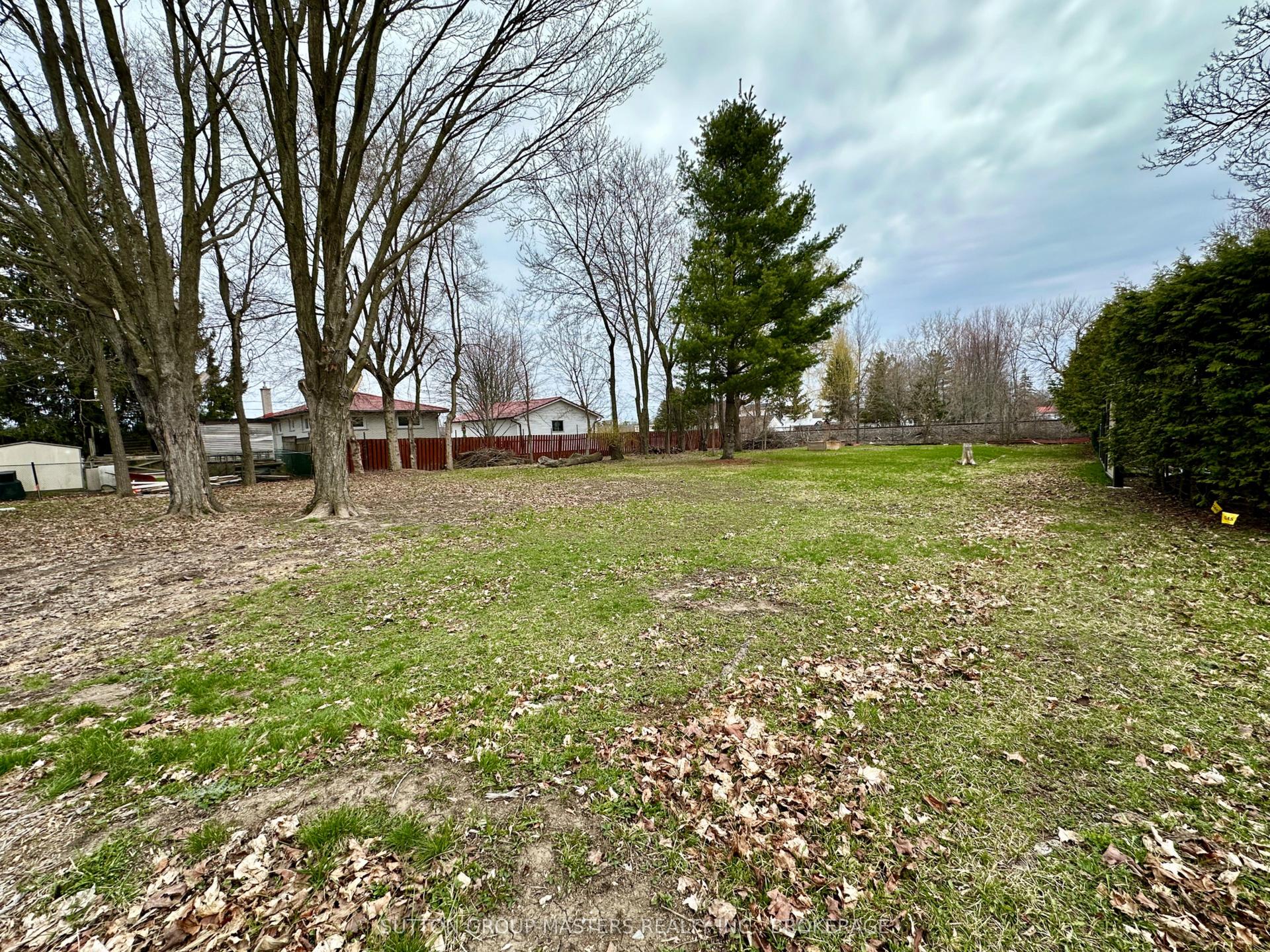 1666 Victoria Street — photo 1