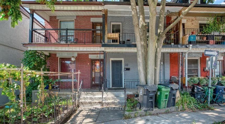 32 Macklem Avenue Lower #Lower, Toronto — Townhouse for lease, photo 1