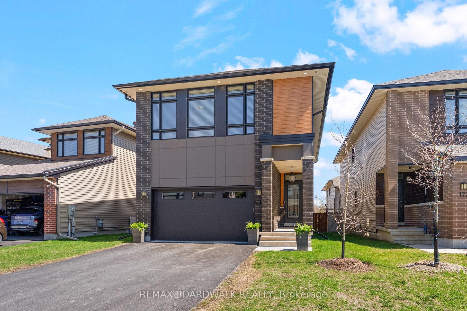 171 Bristol Crescent — photo 1