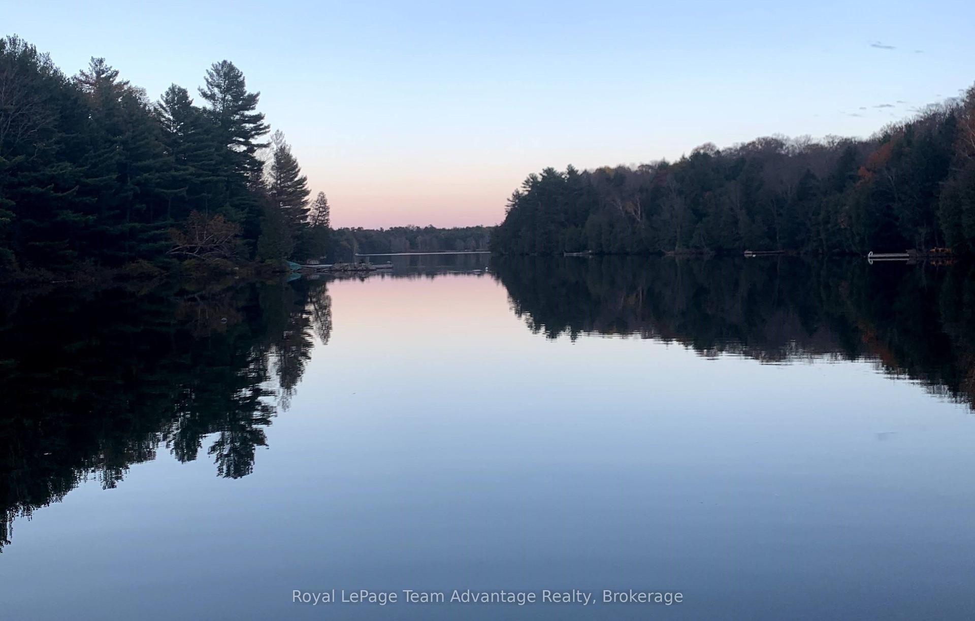 18 Ferris Road — photo 1