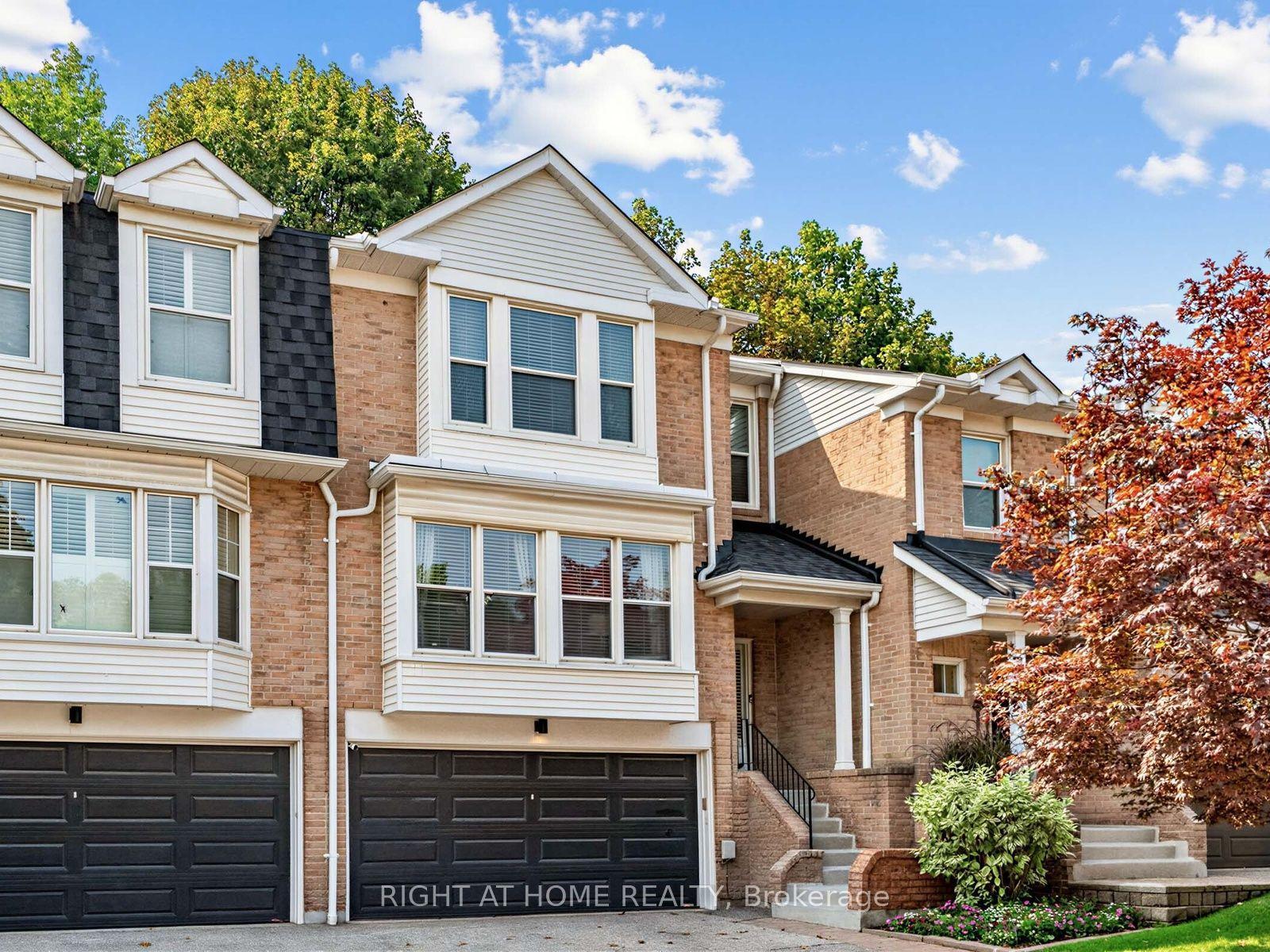 25 Tamarack Circle, Toronto — Condo Town for sale, photo 1