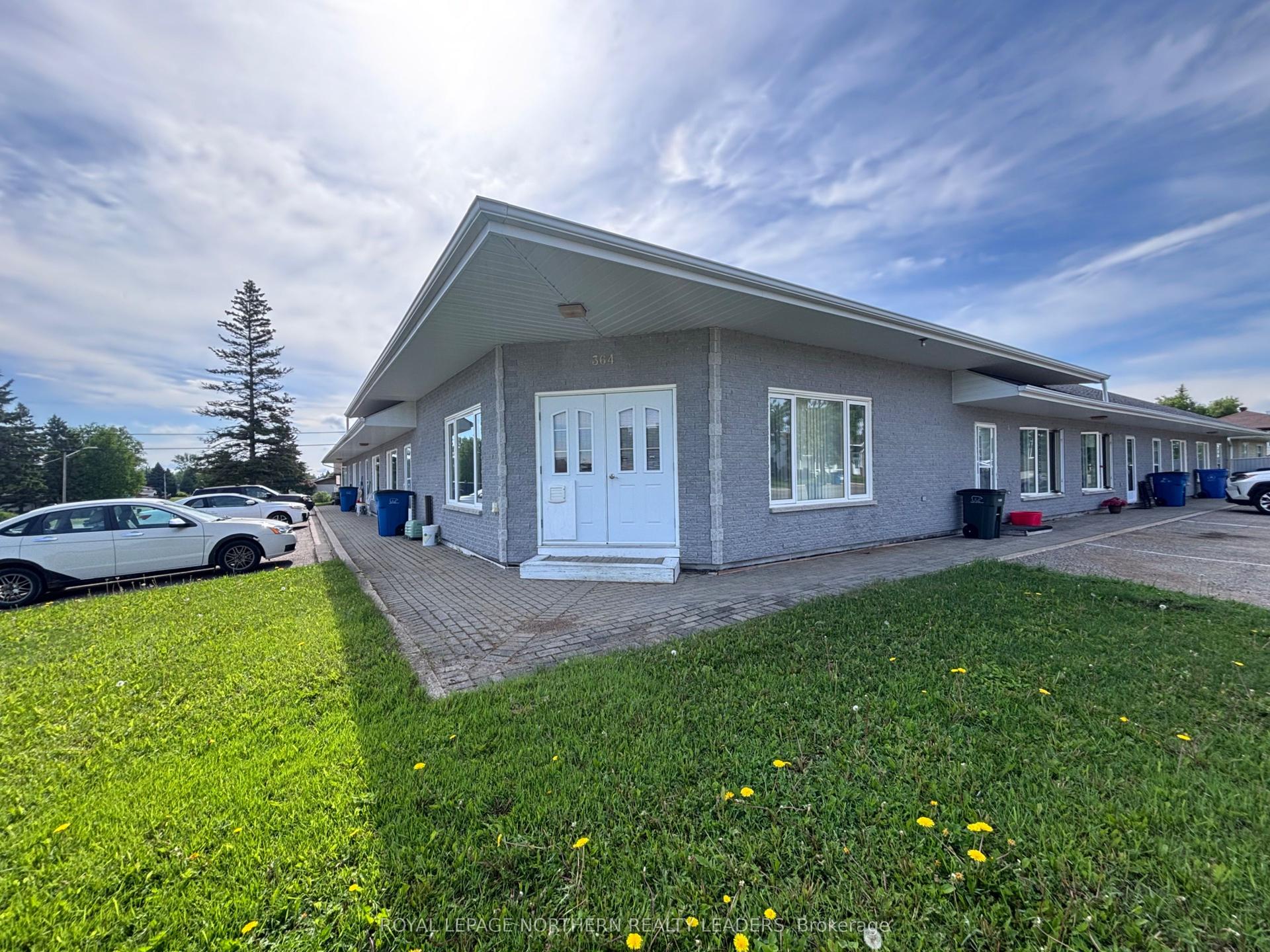 364 Eleventh Avenue, Cochrane — Multiplex for sale, photo 1