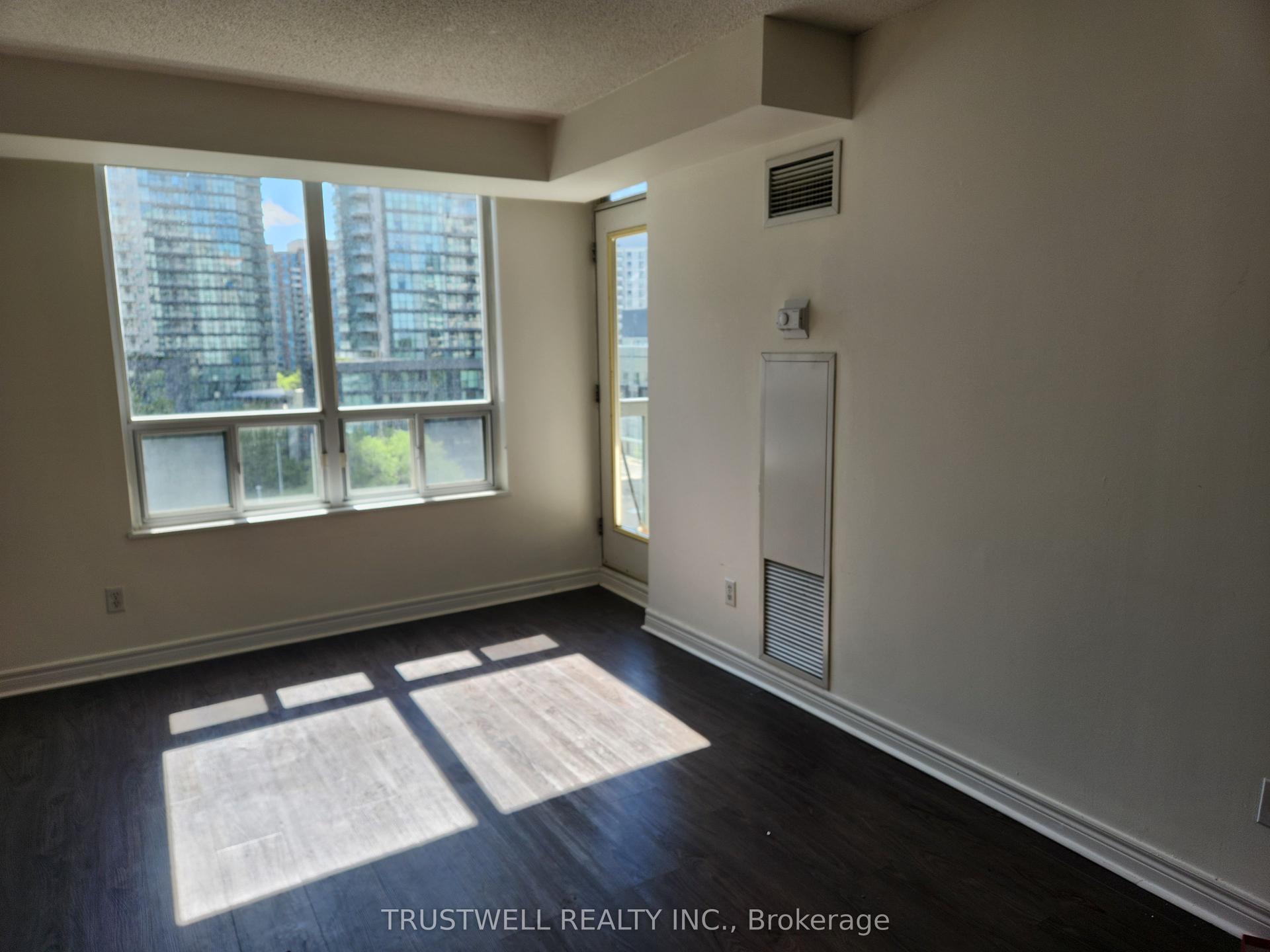 28 Empress Avenue 1015 #1015 — photo 1