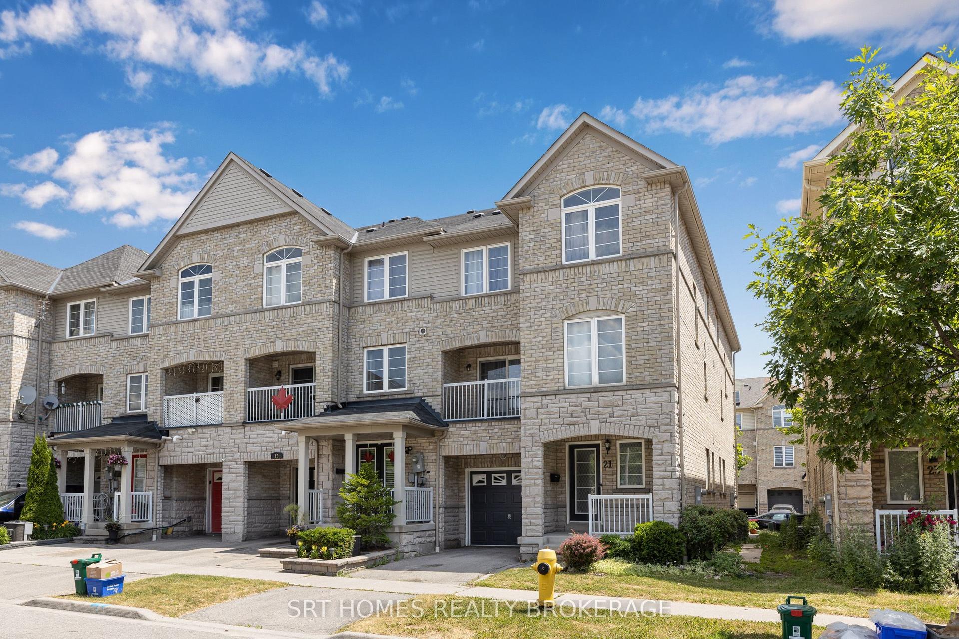 21 Webbford Street, Ajax — Townhouse for sale, photo 1