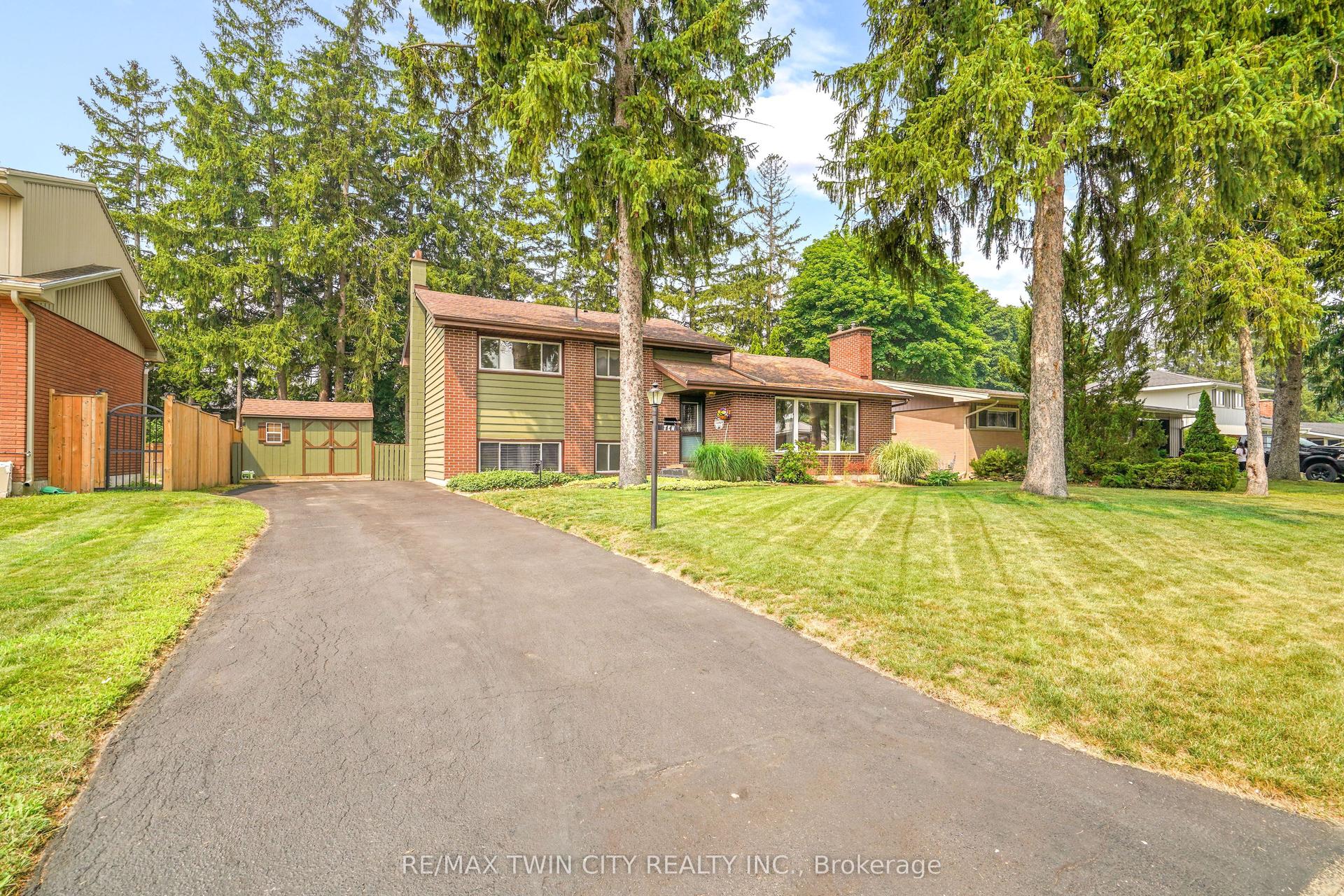 10 Brier Crescent, Brantford — Detached for sale, photo 1
