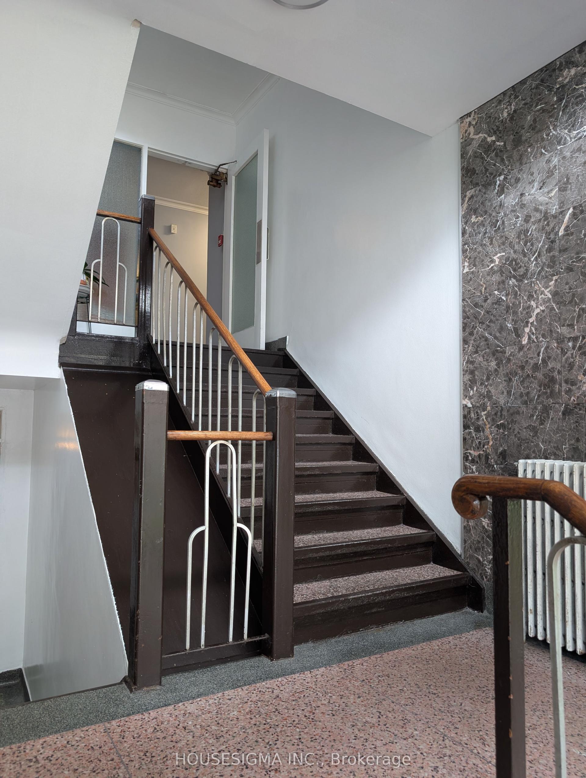 117 Cosburn Avenue — photo 1