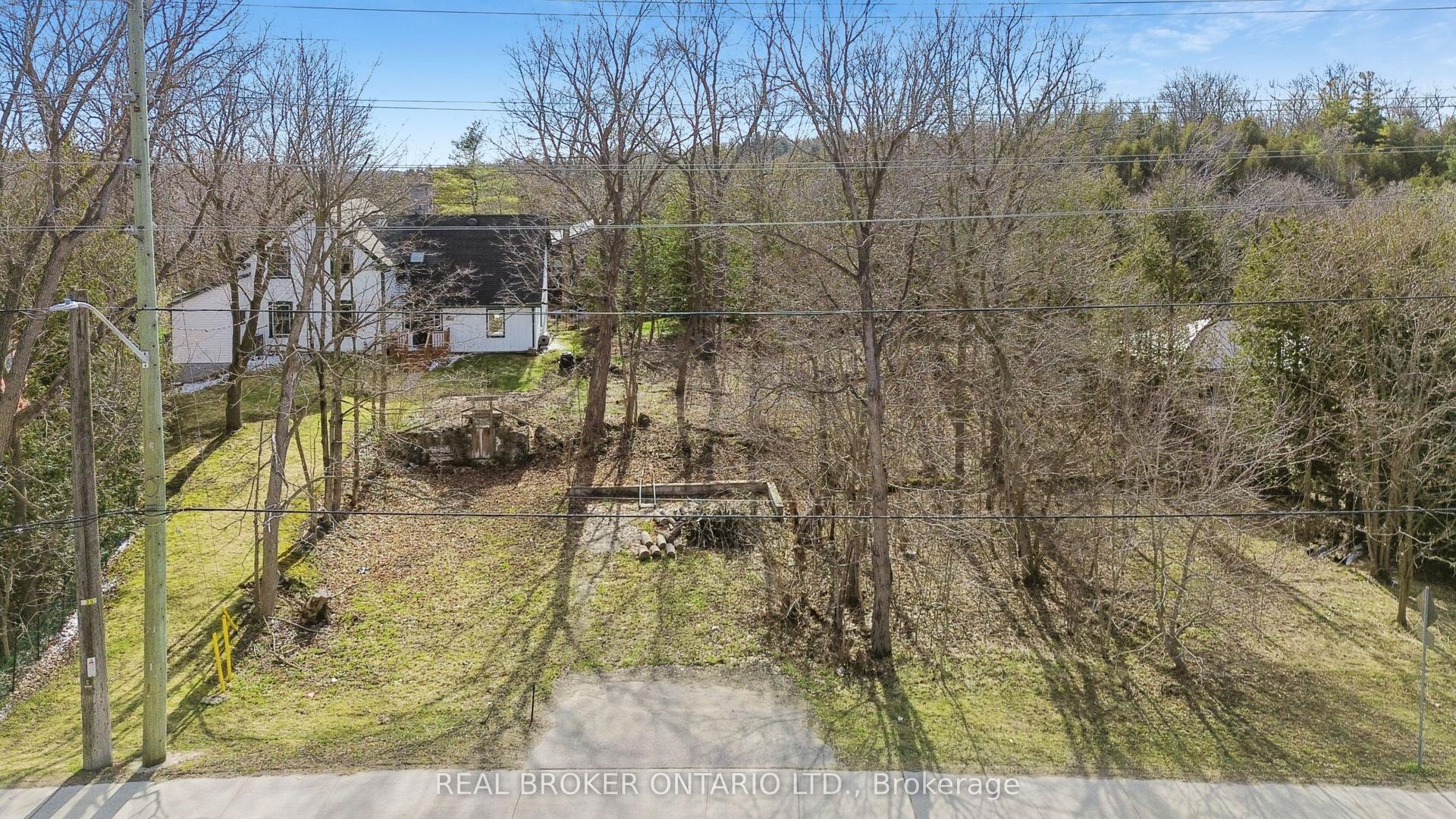 285 Main Street S — photo 1