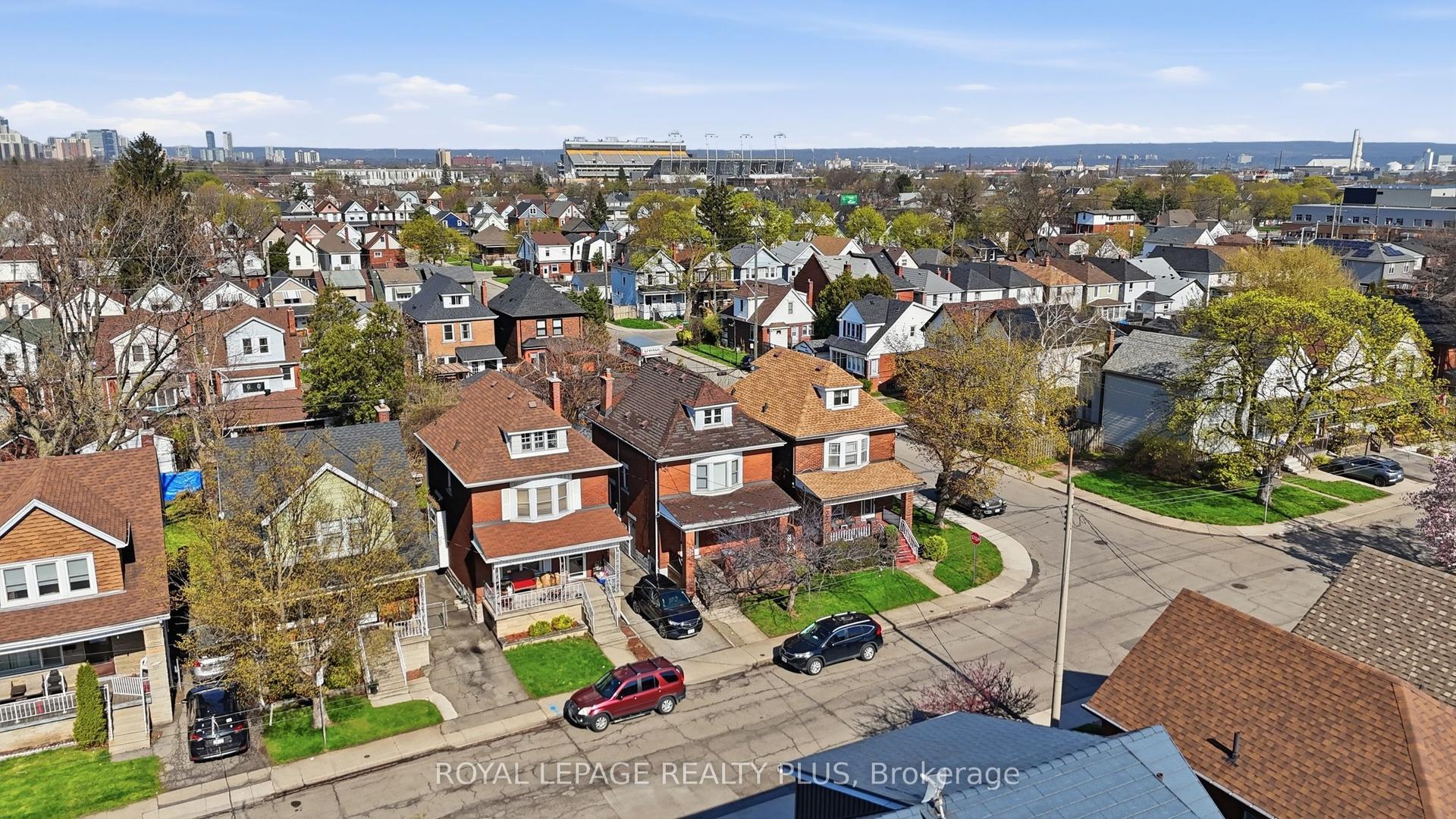 115 Kensington Avenue N, Hamilton — Detached for lease, photo 1