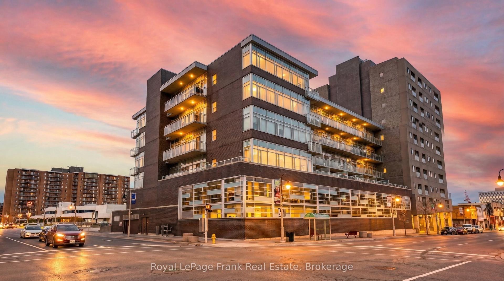 44 Bond Street W 306 #306, Oshawa — Condo for sale, photo 1