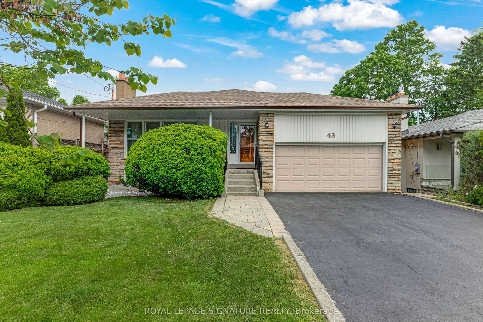 43 Viamede Crescent — photo 1
