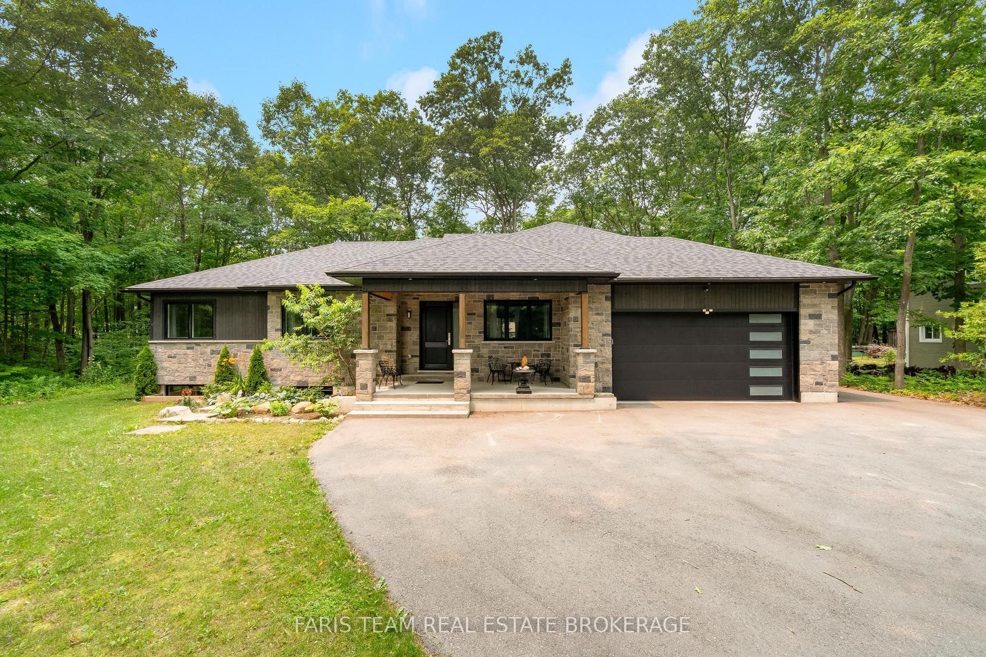34 Oakwood Avenue, Tiny — Detached for sale, photo 1