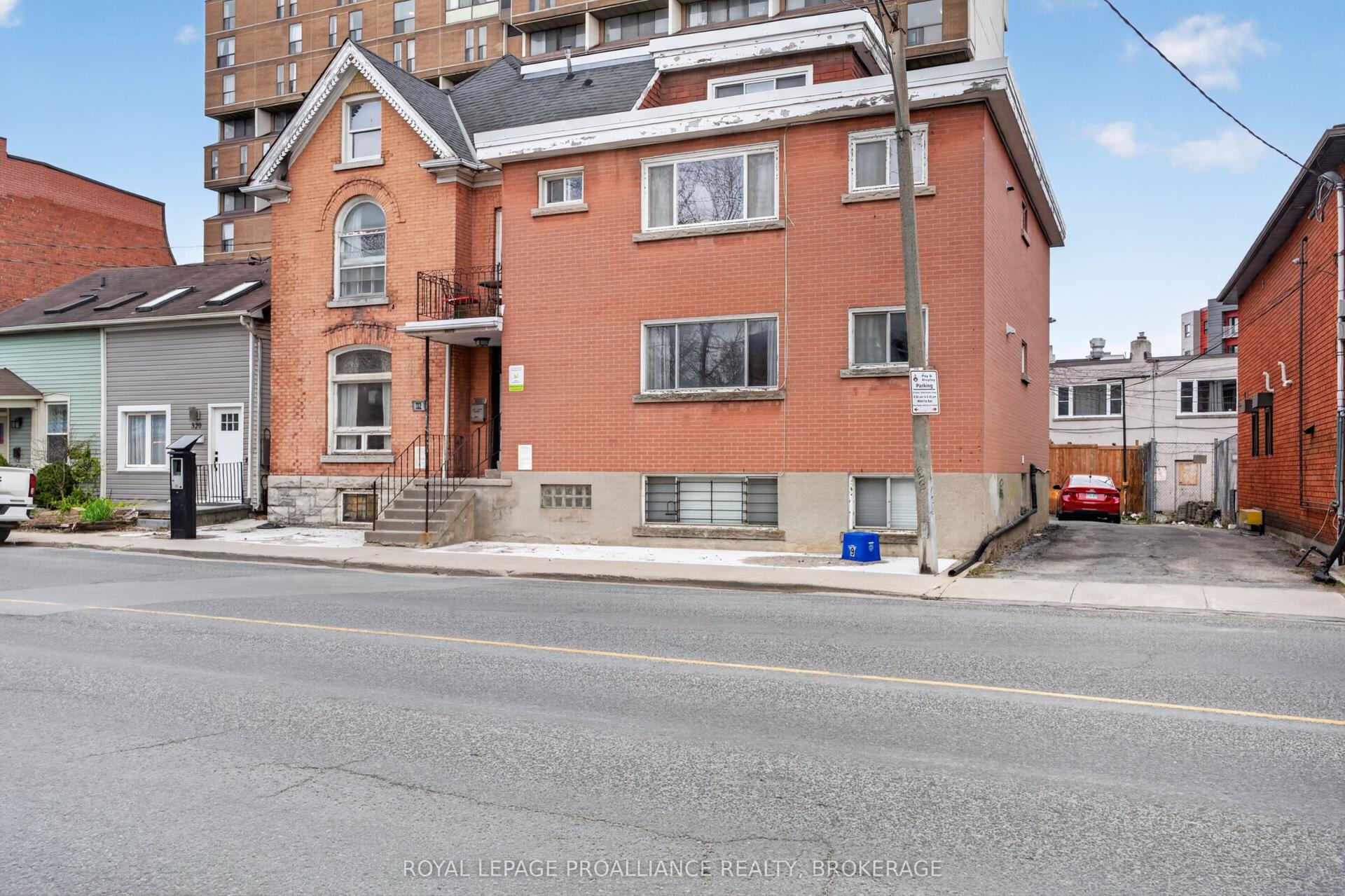 322 Queen Street — photo 1