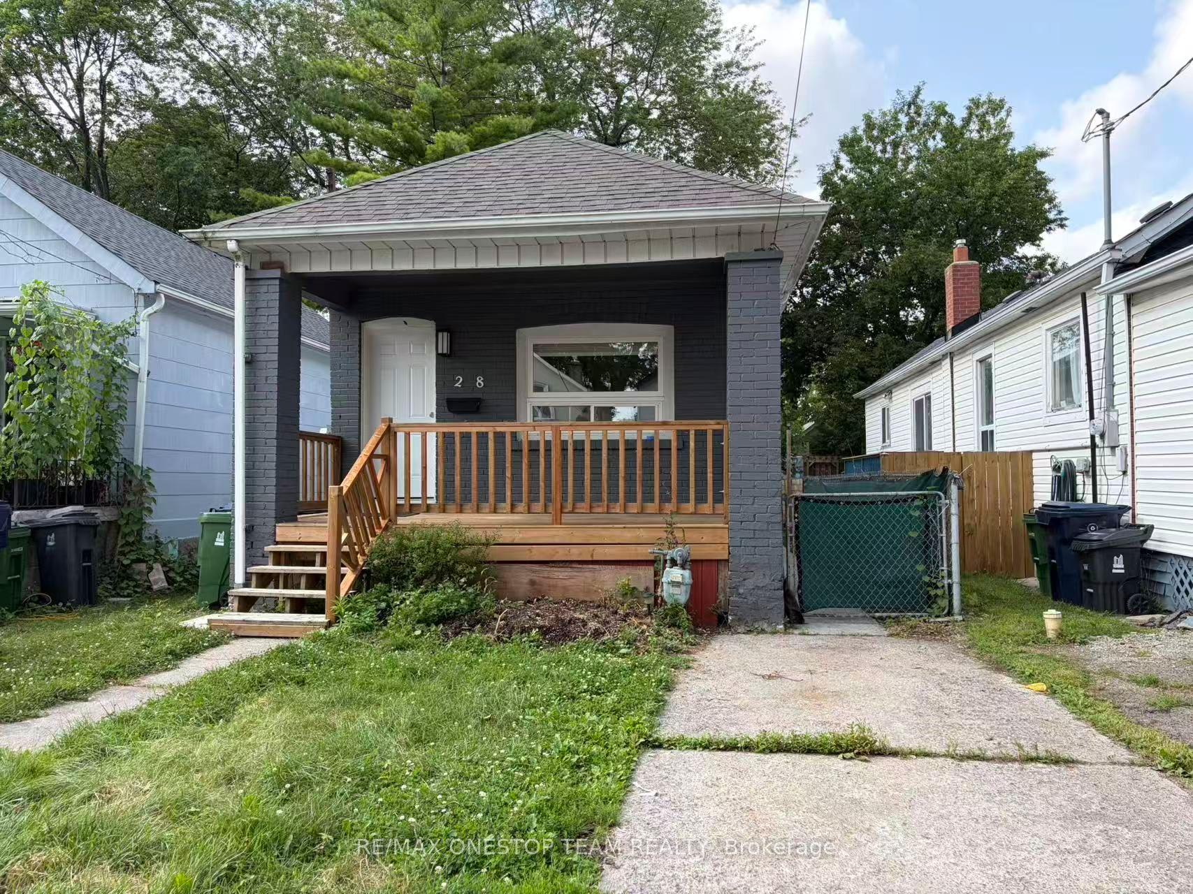 28 Cambrai Avenue, Toronto — Detached for lease, photo 1