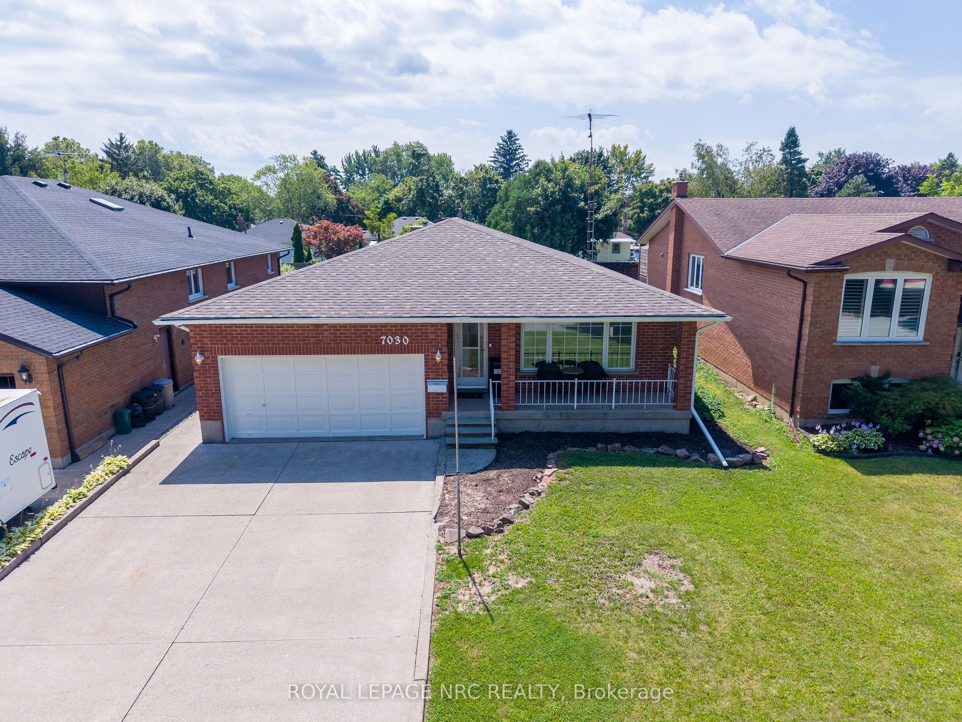 7030 HAROVICS Lane, Niagara Falls — Detached for sale, photo 1